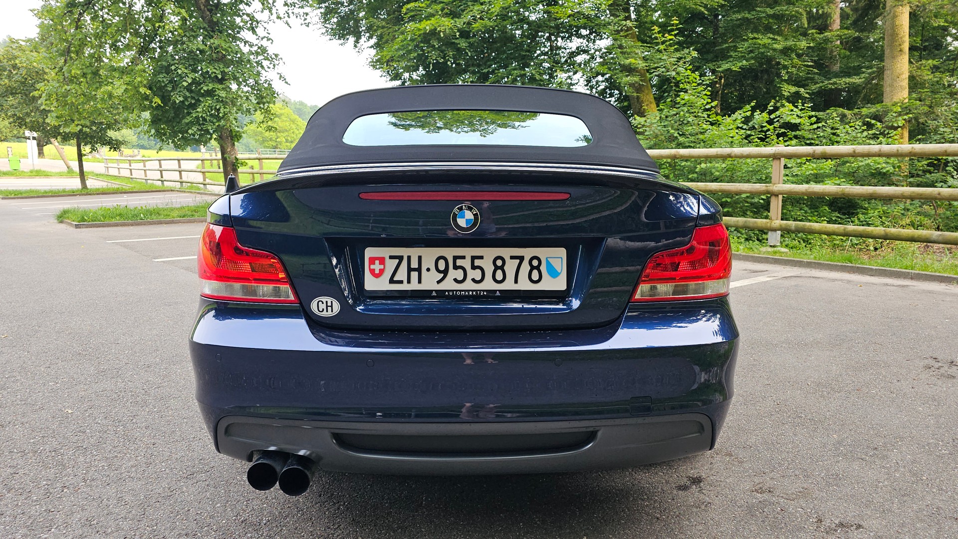 BMW 135i Cabrio-image-6