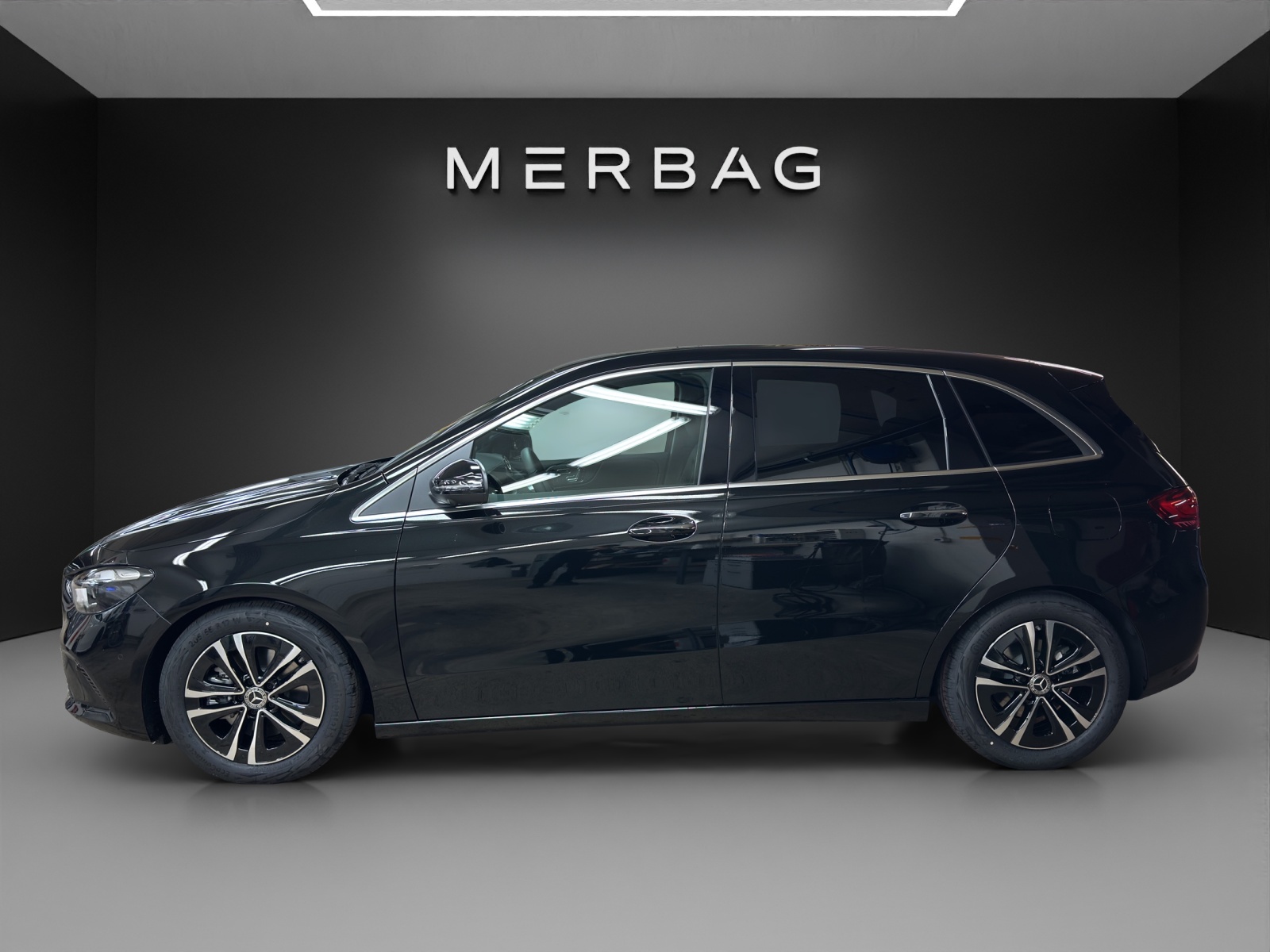 MERCEDES-BENZ B 220 4Matic 8G-DCT-image-1