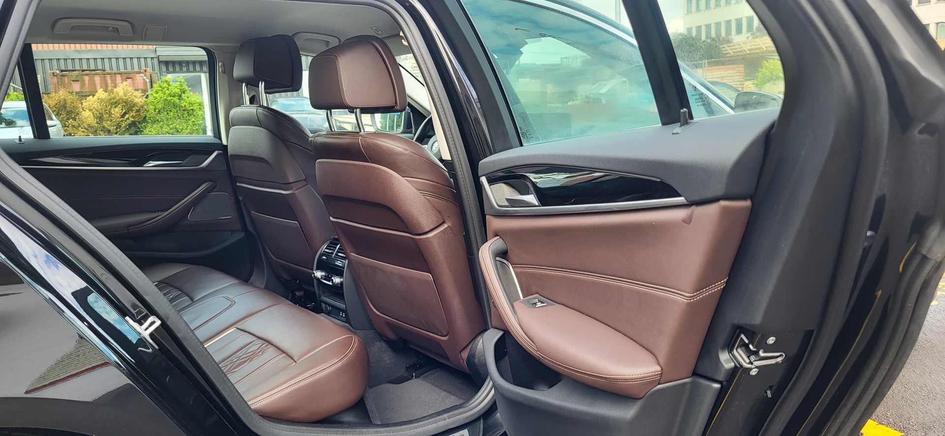 BMW 520d xDrive 48V Touring Steptronic-image-11