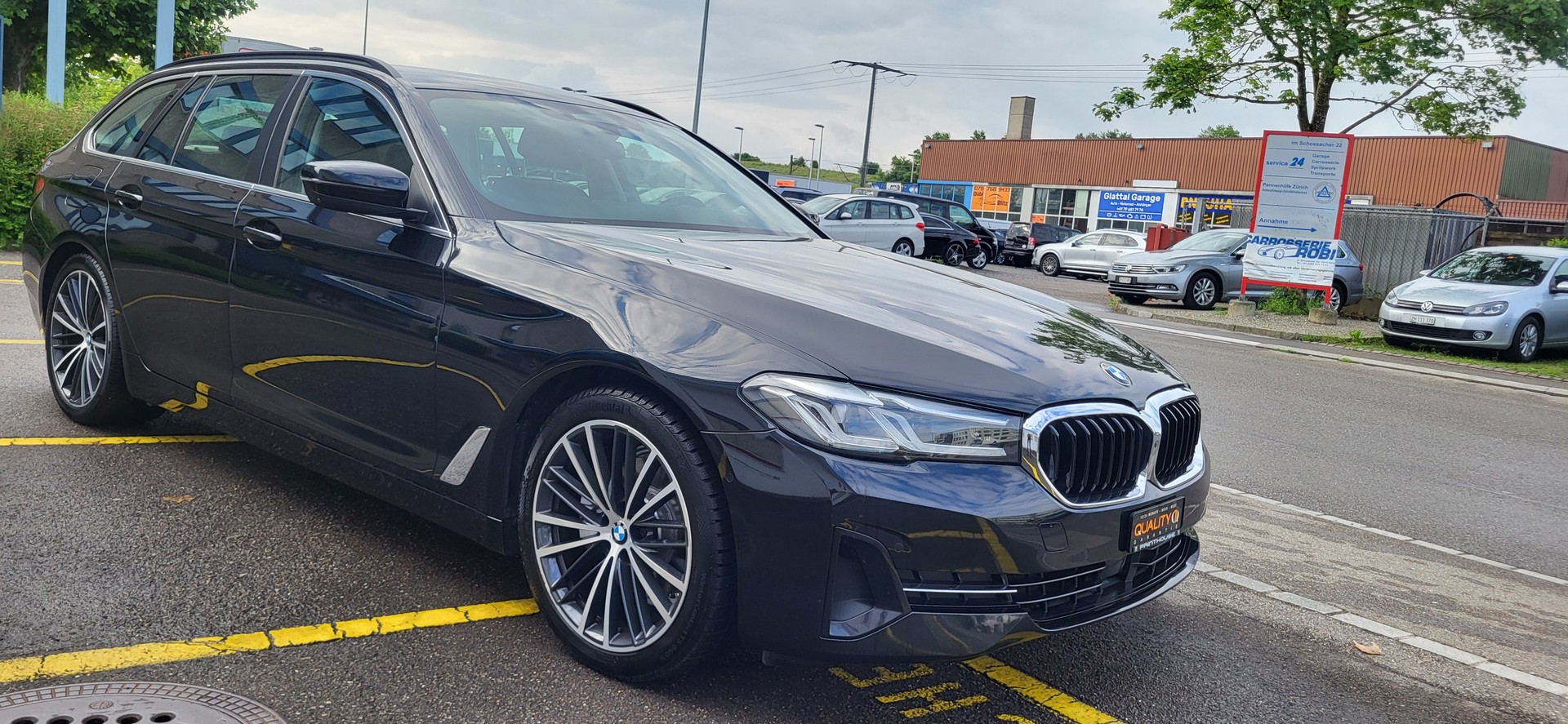 BMW 520d xDrive 48V Touring Steptronic-showroom-element-2