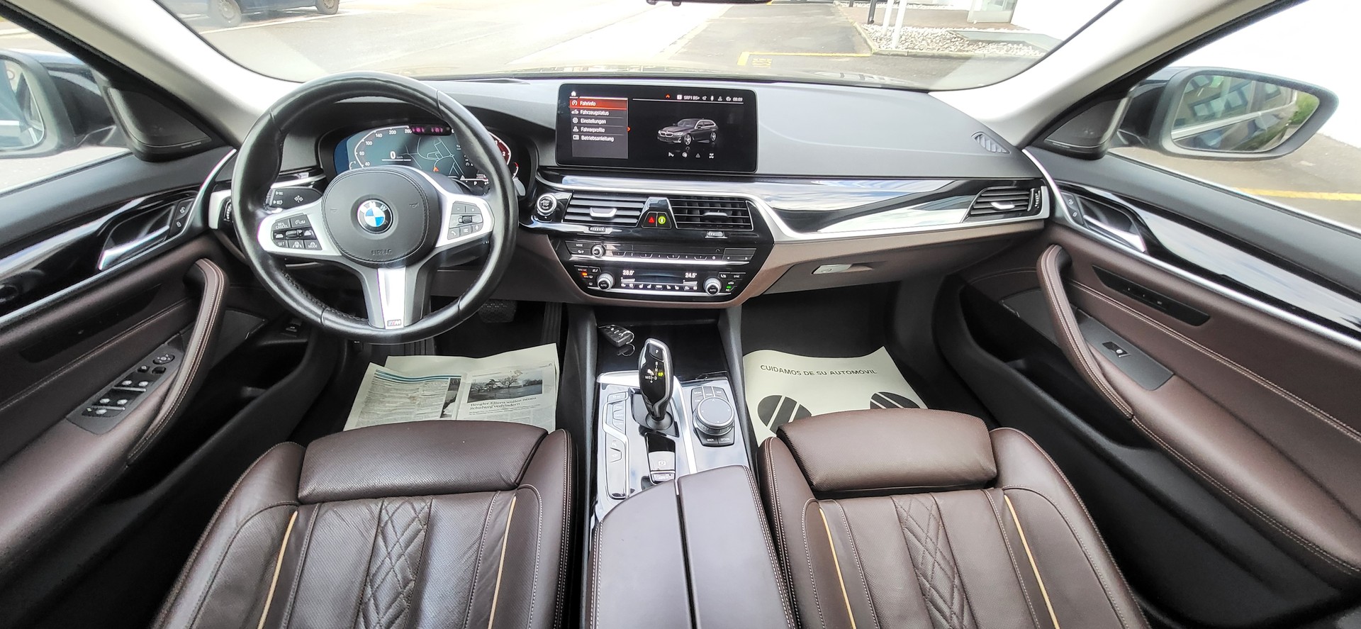 BMW 520d xDrive 48V Touring Steptronic-image-4