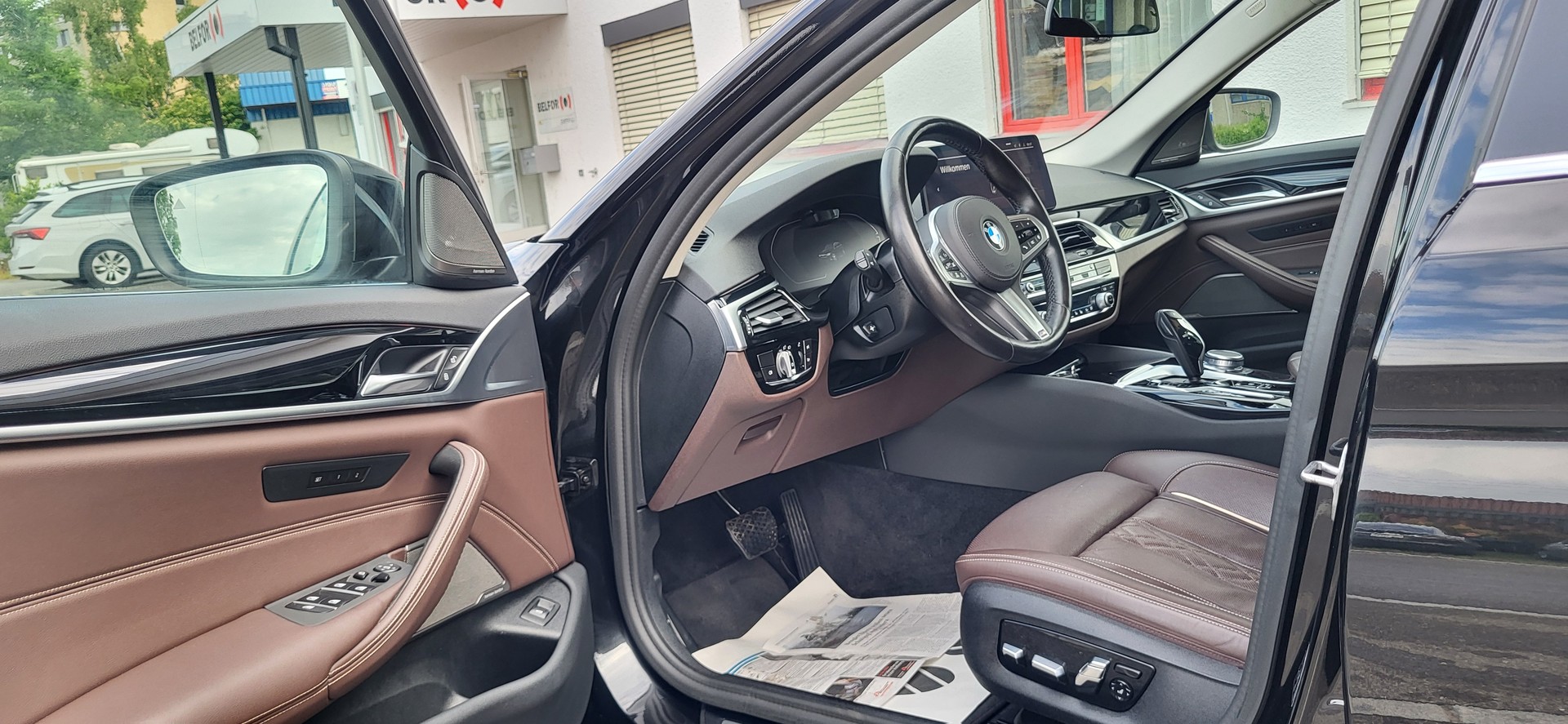 BMW 520d xDrive 48V Touring Steptronic-image-6