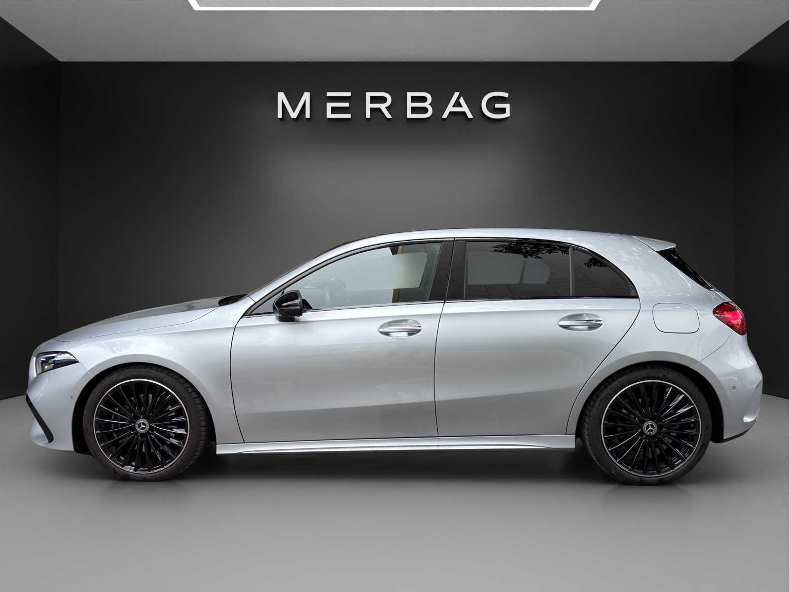 MERCEDES-BENZ A 220 4Matic 8G-DCT-image-3