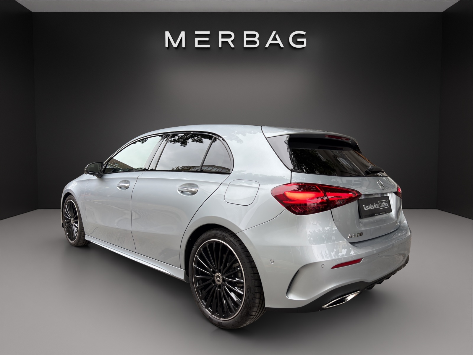MERCEDES-BENZ A 220 4Matic 8G-DCT-image-5