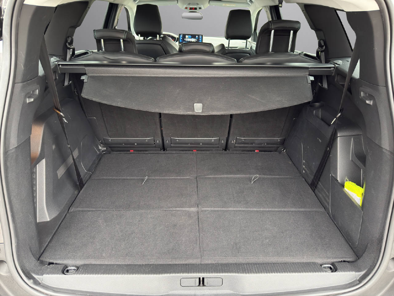 PEUGEOT 5008 1.2 PureTech Allure Pack EAT8-image-10