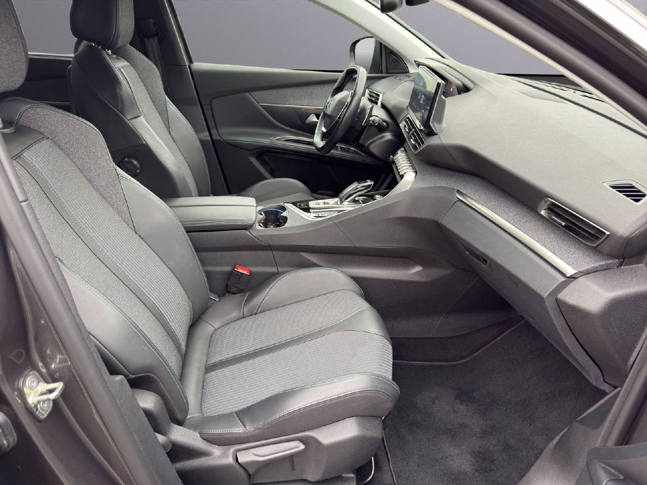 PEUGEOT 5008 1.2 PureTech Allure Pack EAT8-image-8