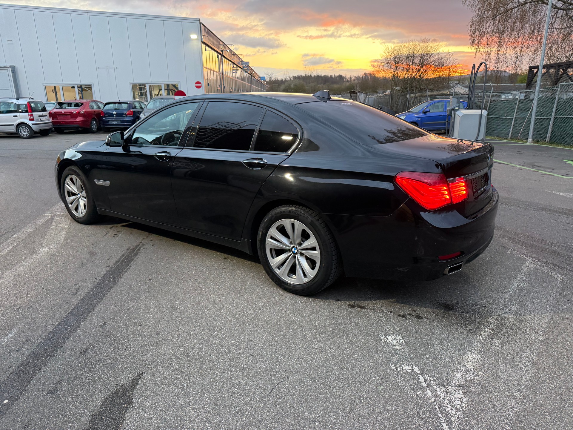 BMW 730d-showroom-element-2