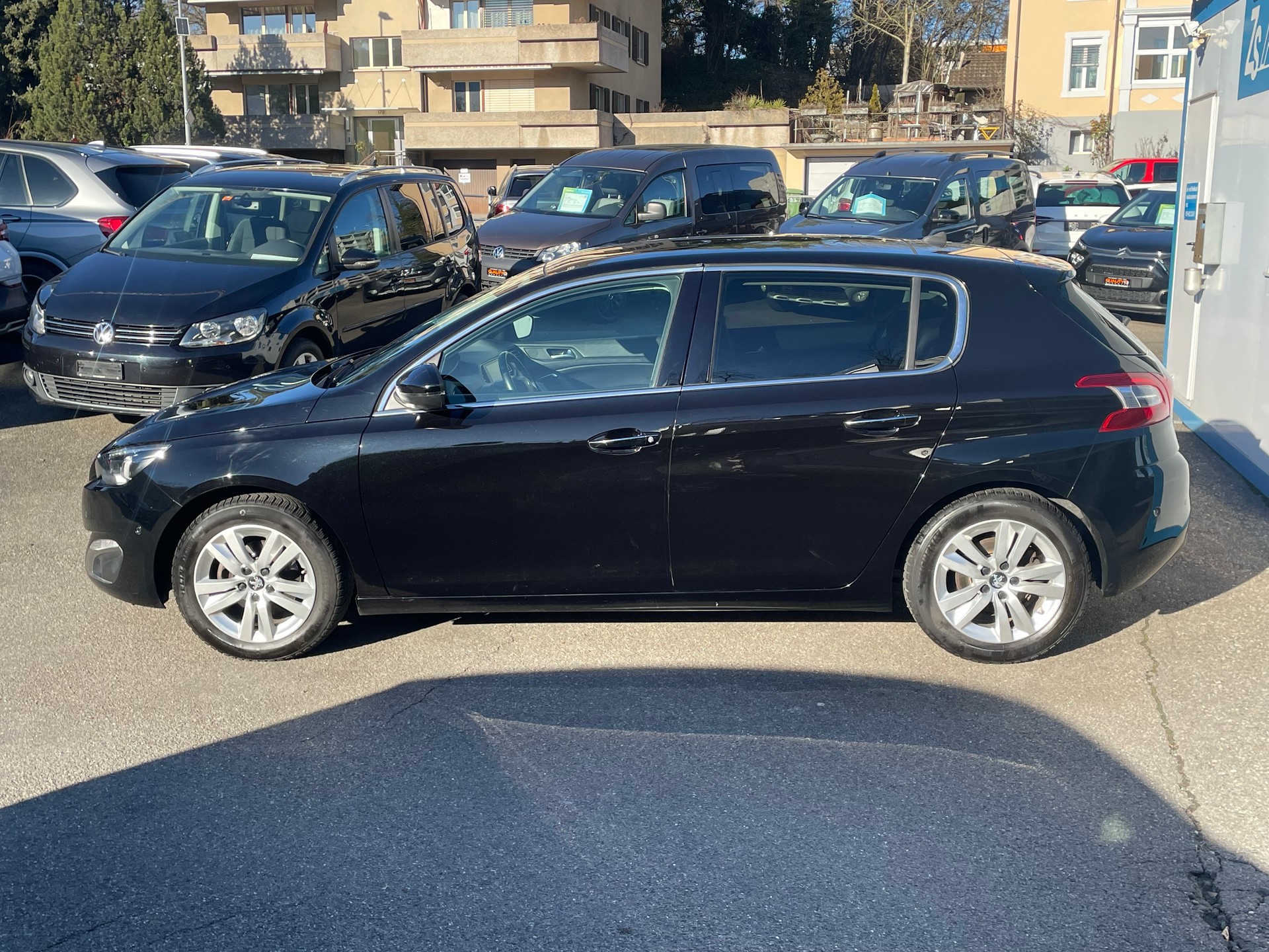 PEUGEOT 308 1.2 THP Féline-image-1