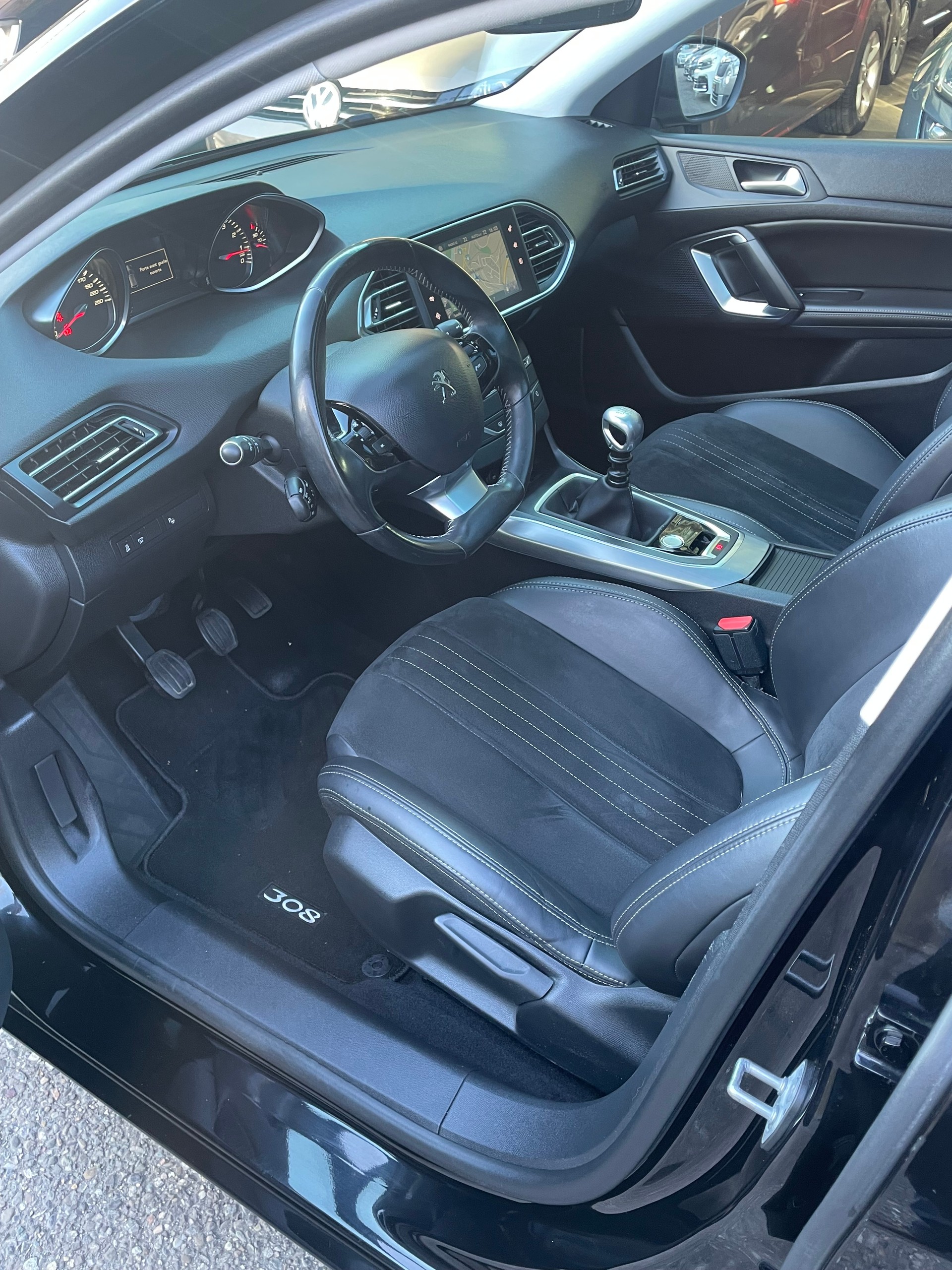 PEUGEOT 308 1.2 THP Féline-image-6