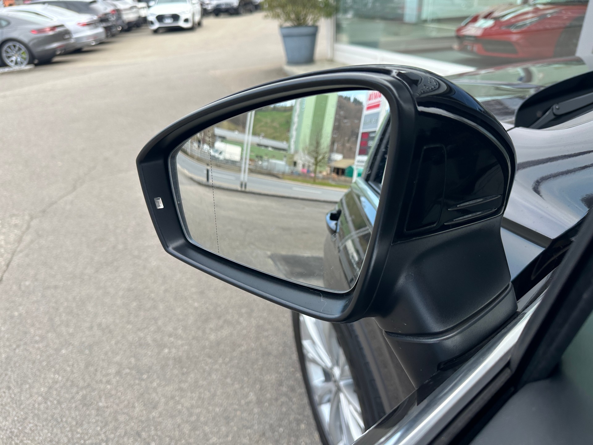 VW Tiguan 2.0 TDI SCR Comfortline 4Motion DSG-image-17