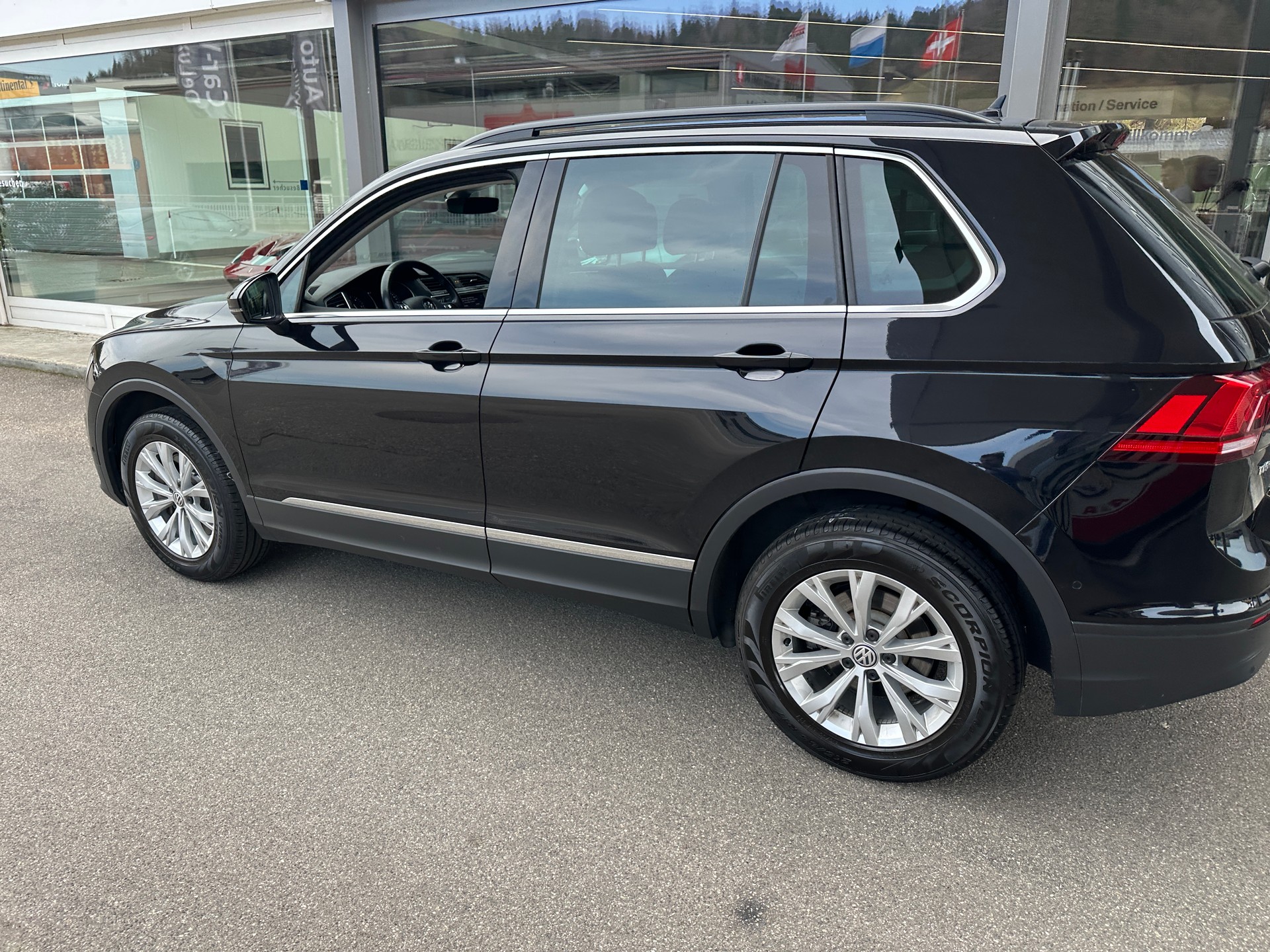 VW Tiguan 2.0 TDI SCR Comfortline 4Motion DSG-image-10
