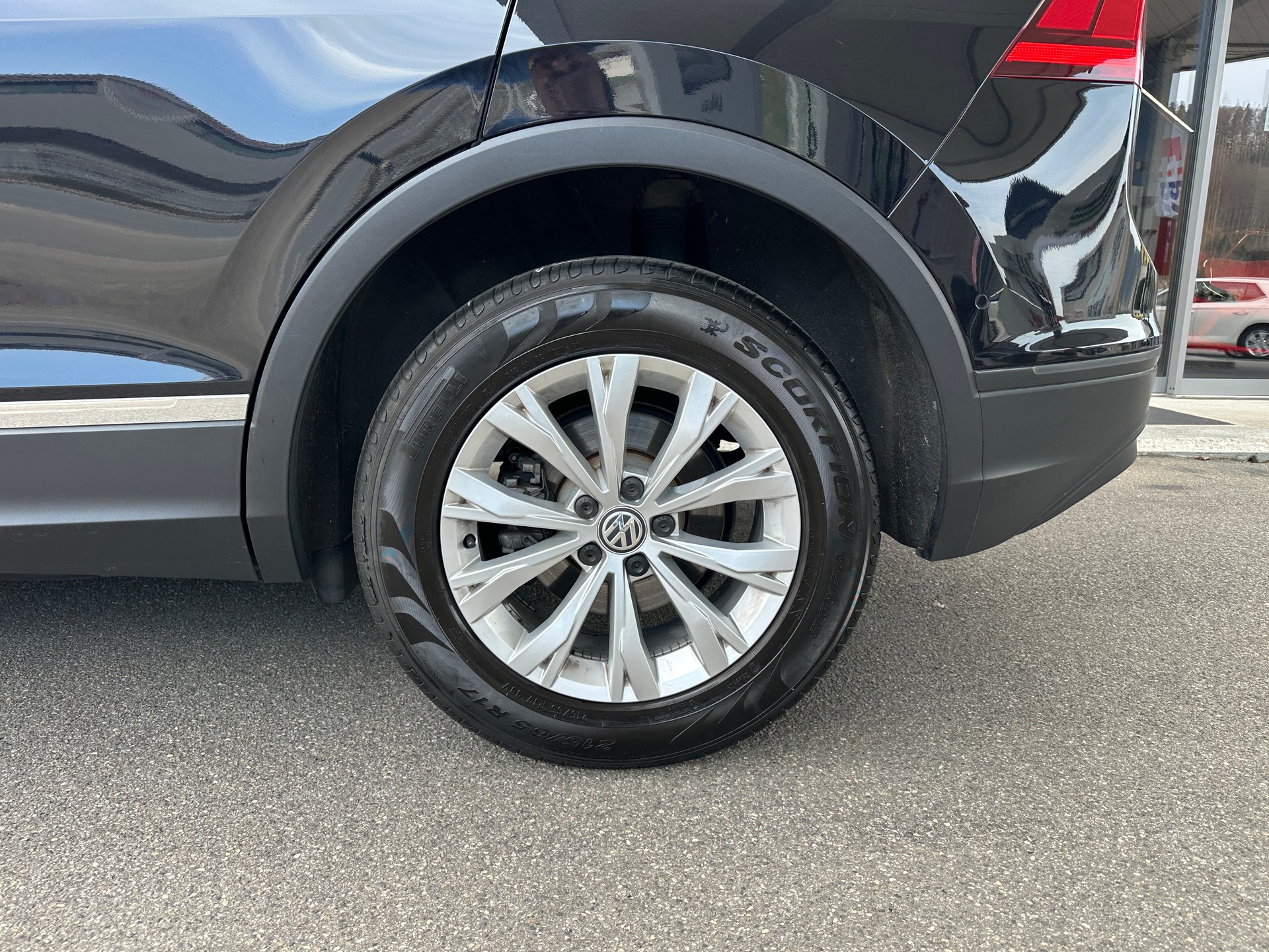 VW Tiguan 2.0 TDI SCR Comfortline 4Motion DSG-image-11