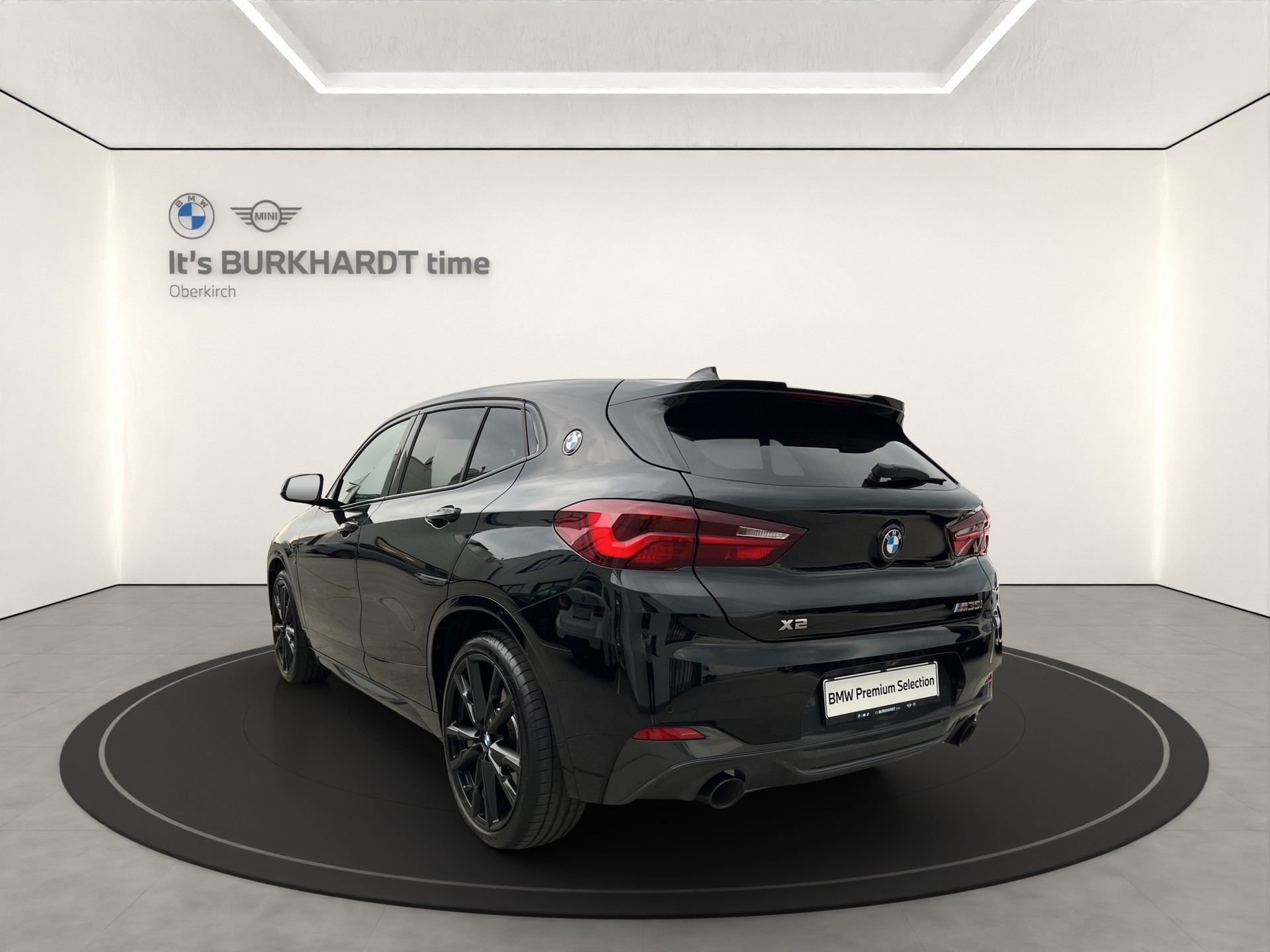BMW X2 M35i-showroom-element-2