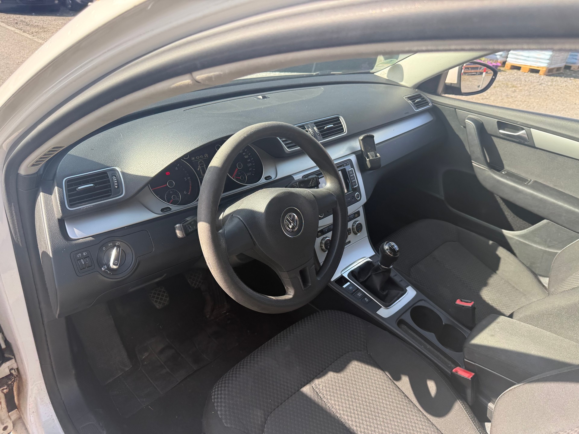VW Passat Variant 2.0 TDI BMT Trendline-image-7