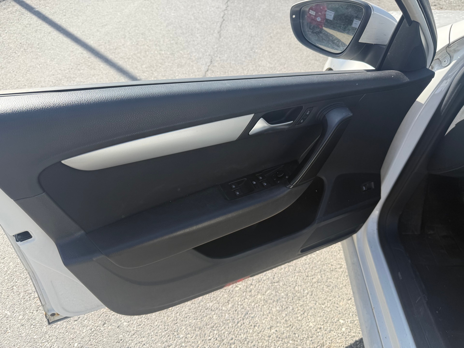 VW Passat Variant 2.0 TDI BMT Trendline-image-12