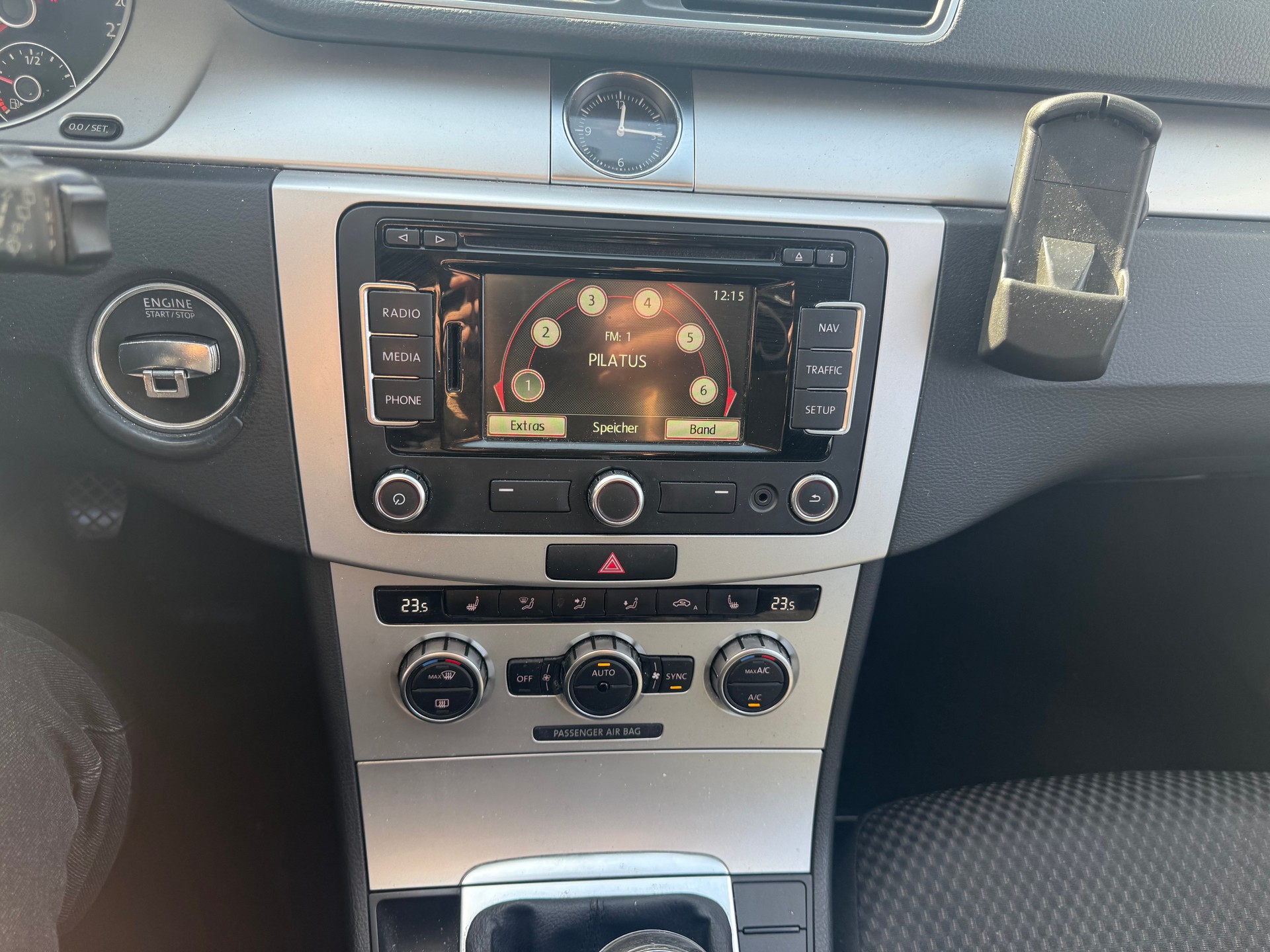 VW Passat Variant 2.0 TDI BMT Trendline-image-9