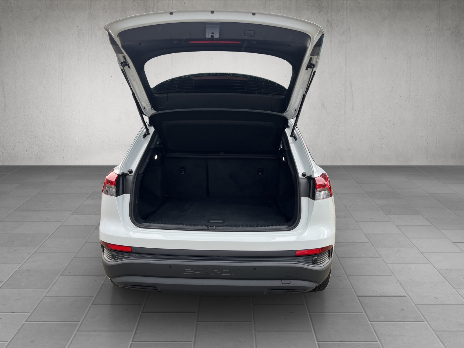 AUDI Q4 e-tron 45 quattro-image-14