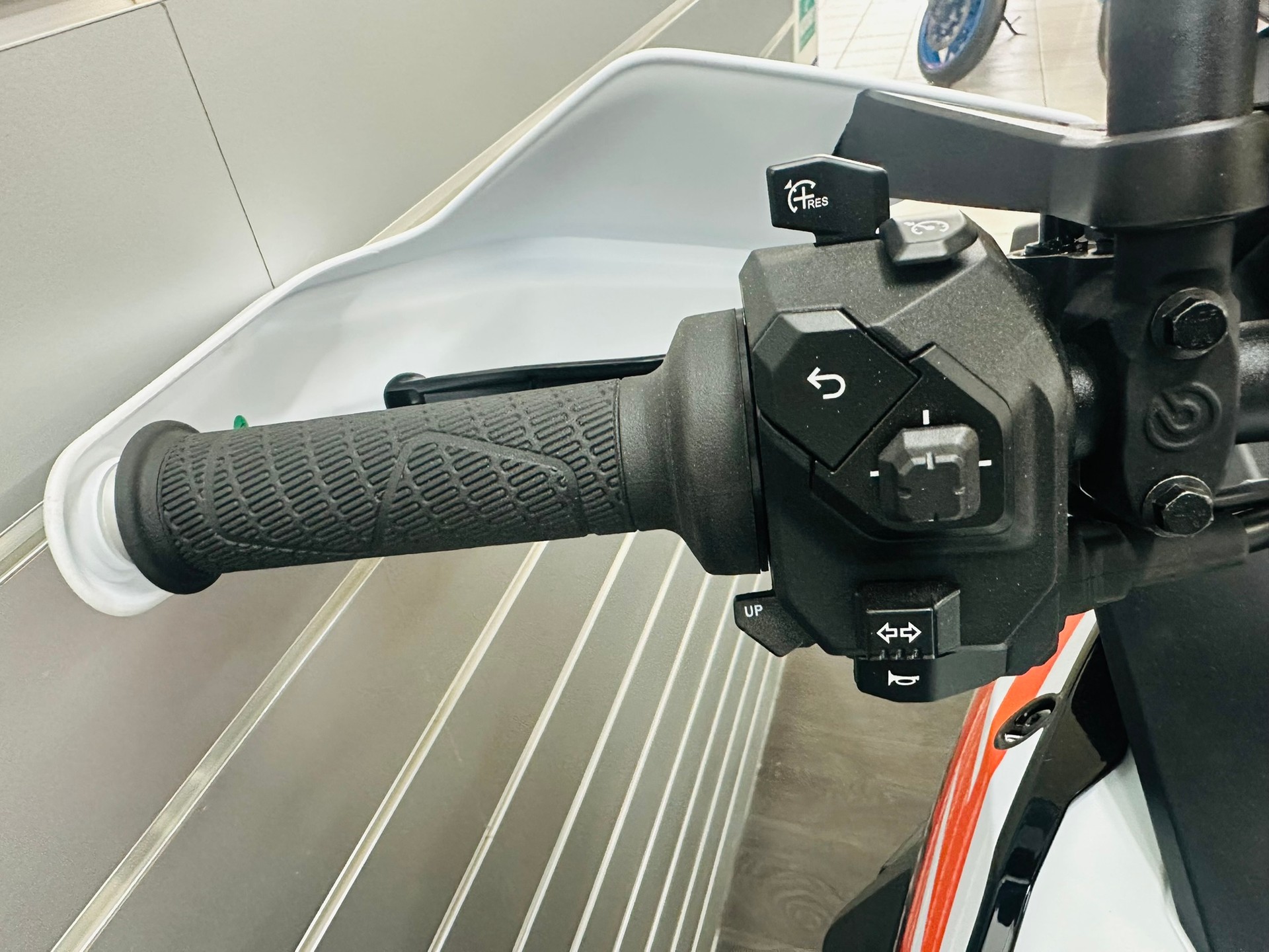 KTM 1390 Super Adventure S-image-3