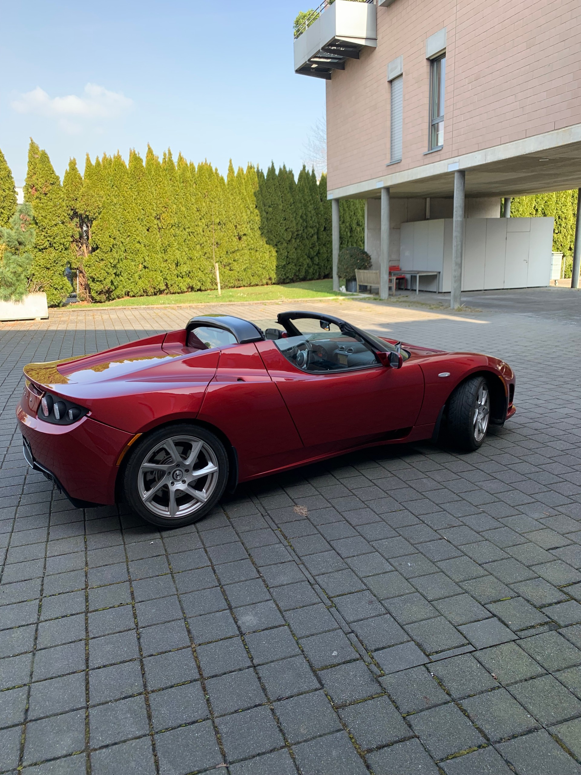 TESLA Roadster-image-2