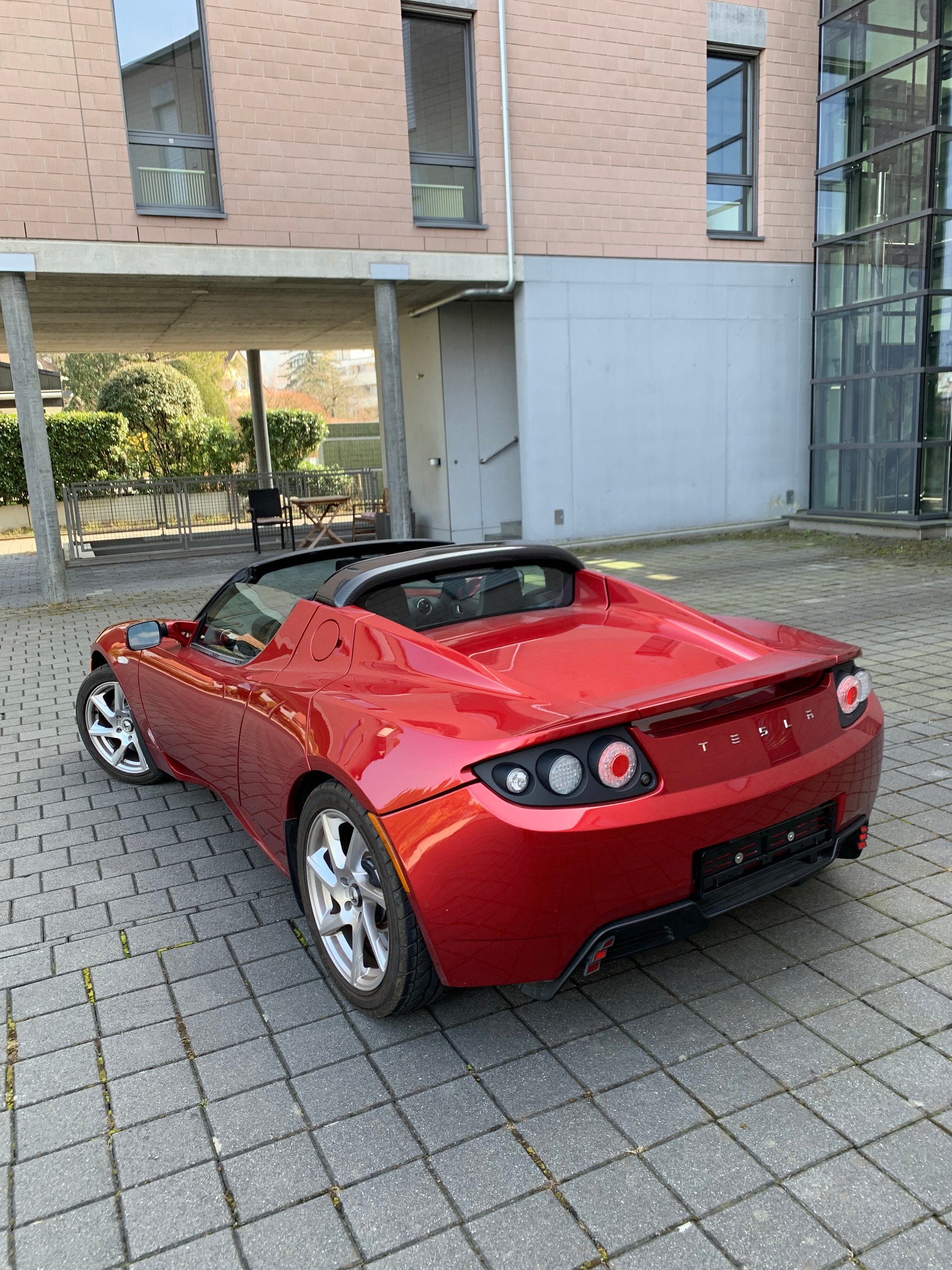 TESLA Roadster-image-3