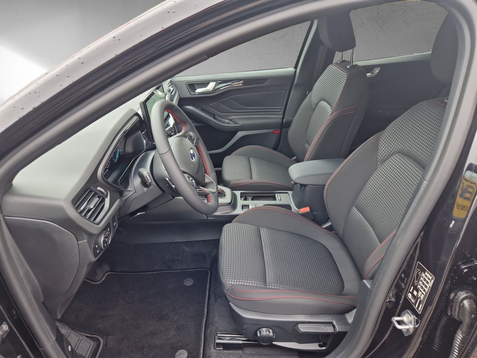 FORD Focus Station Wagon 1.0i EcoB 125 ST-Line-image-9