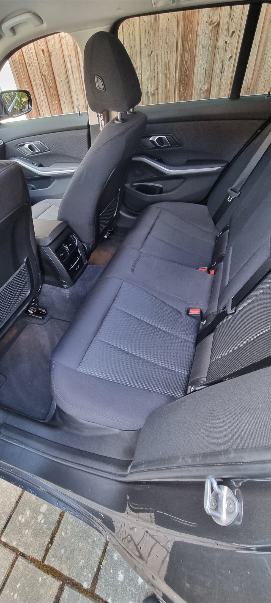 BMW 318d 48V Touring Steptronic Frisch ab MFK & Service. Gratis Service bis 100'000 Km. Neue Bremsen. 8-Fach Bereift-image-3