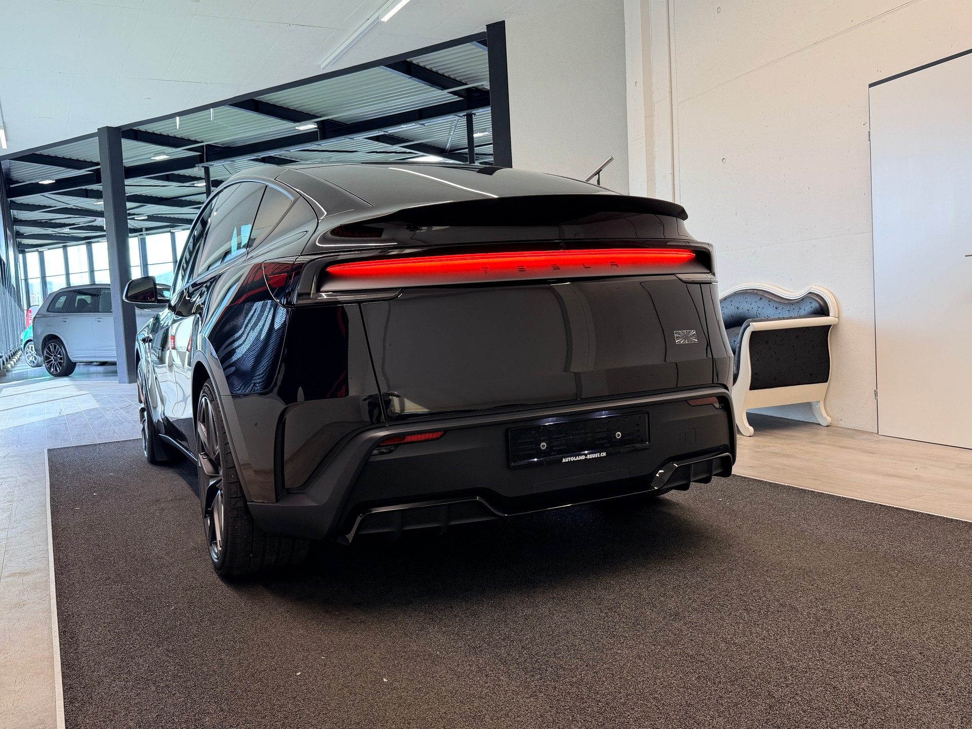 TESLA Model Y Performance-image-8