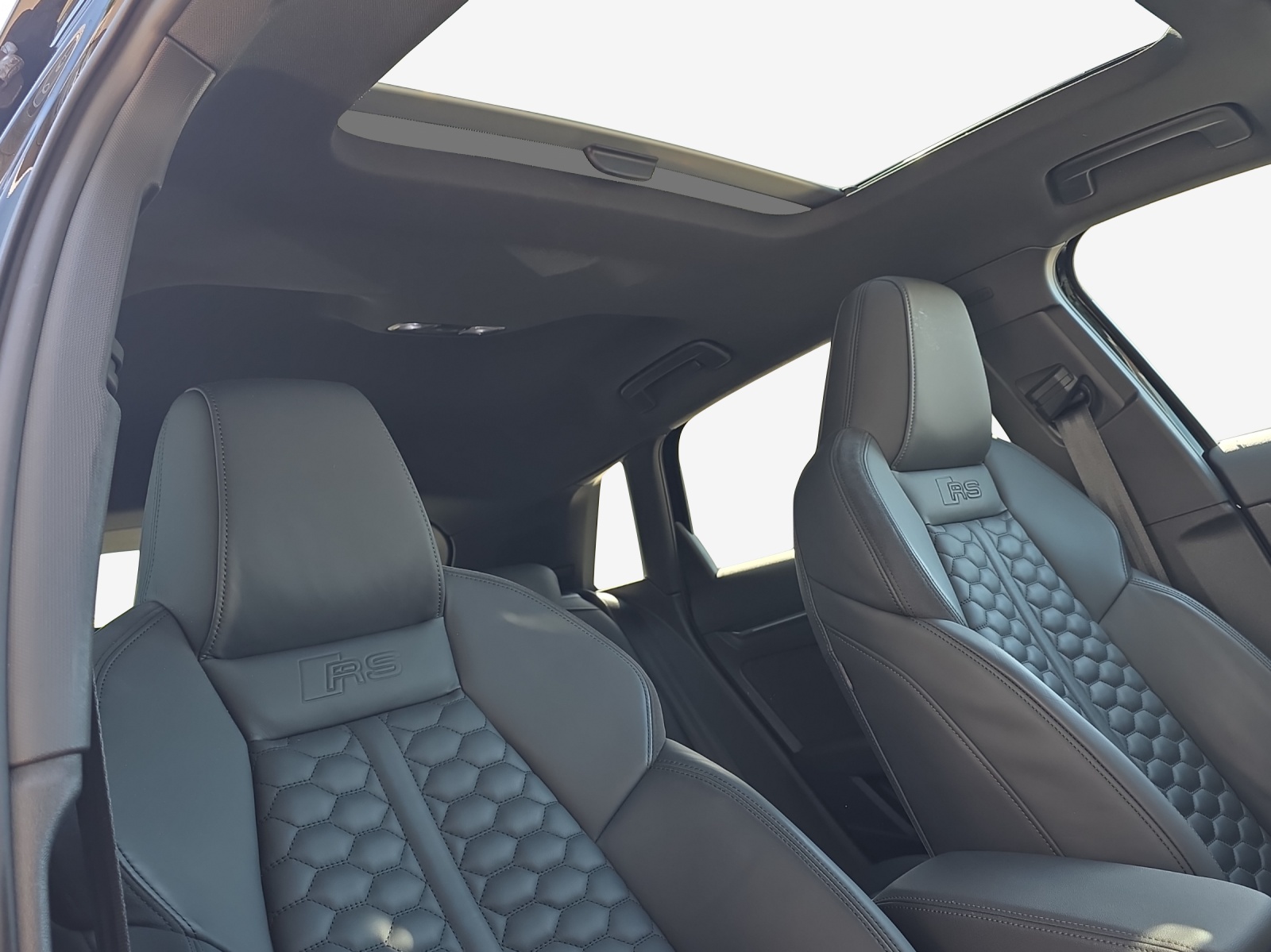 AUDI RS3 Sportback 2.5 TSI quattro S-tronic-image-14