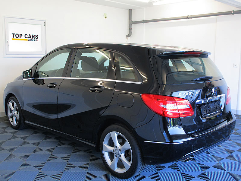 MERCEDES-BENZ B 200 7G-DCT-showroom-element-1