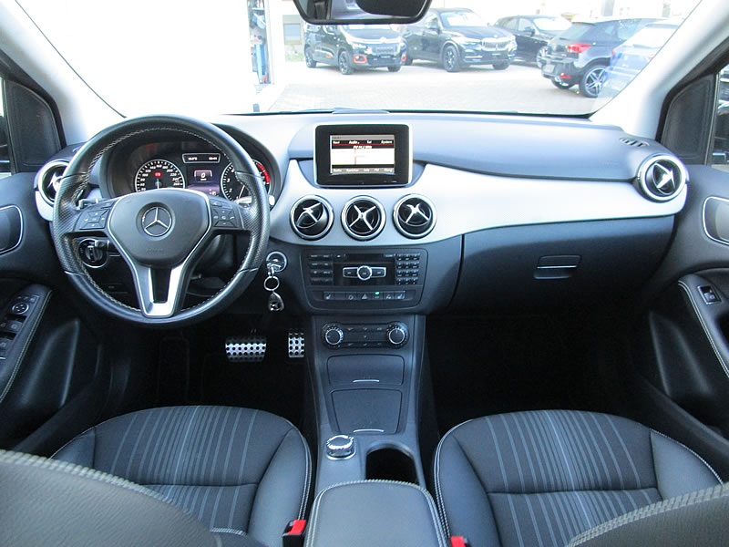 MERCEDES-BENZ B 200 7G-DCT-showroom-element-2