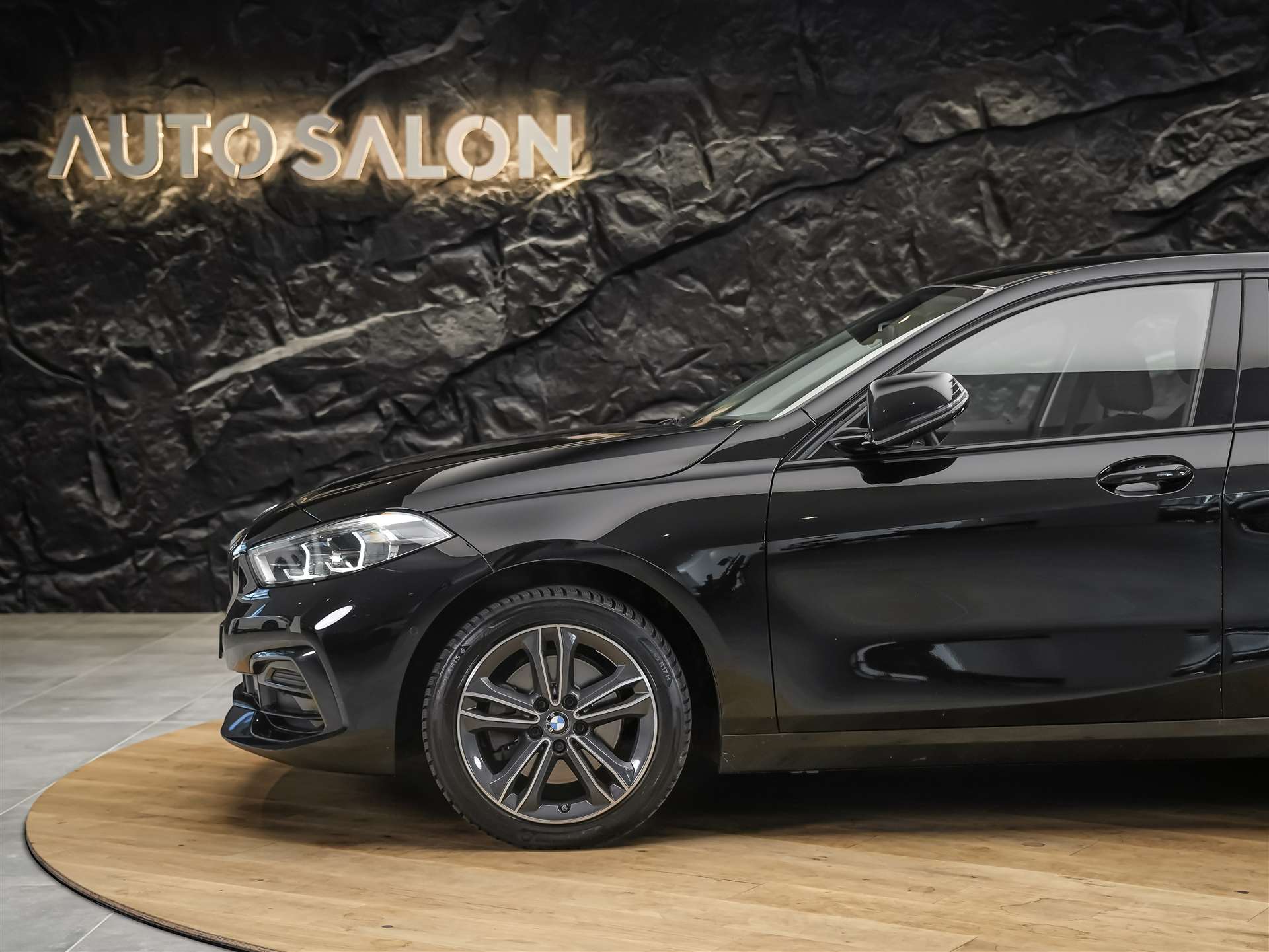 BMW 118i Sport Line Steptronic *CH-Auto*Harman/Kardon*Lenkradheizung*ACC*-image-13