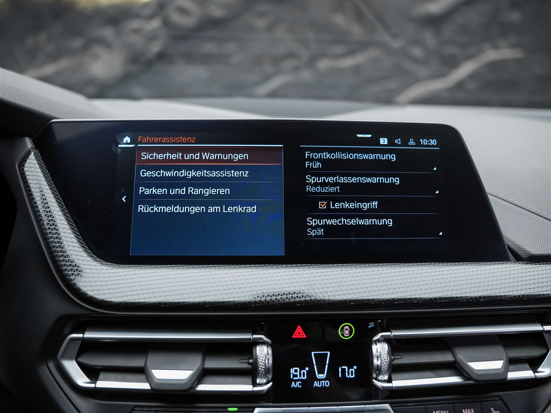 BMW 118i Sport Line Steptronic *CH-Auto*Harman/Kardon*Lenkradheizung*ACC*-image-33