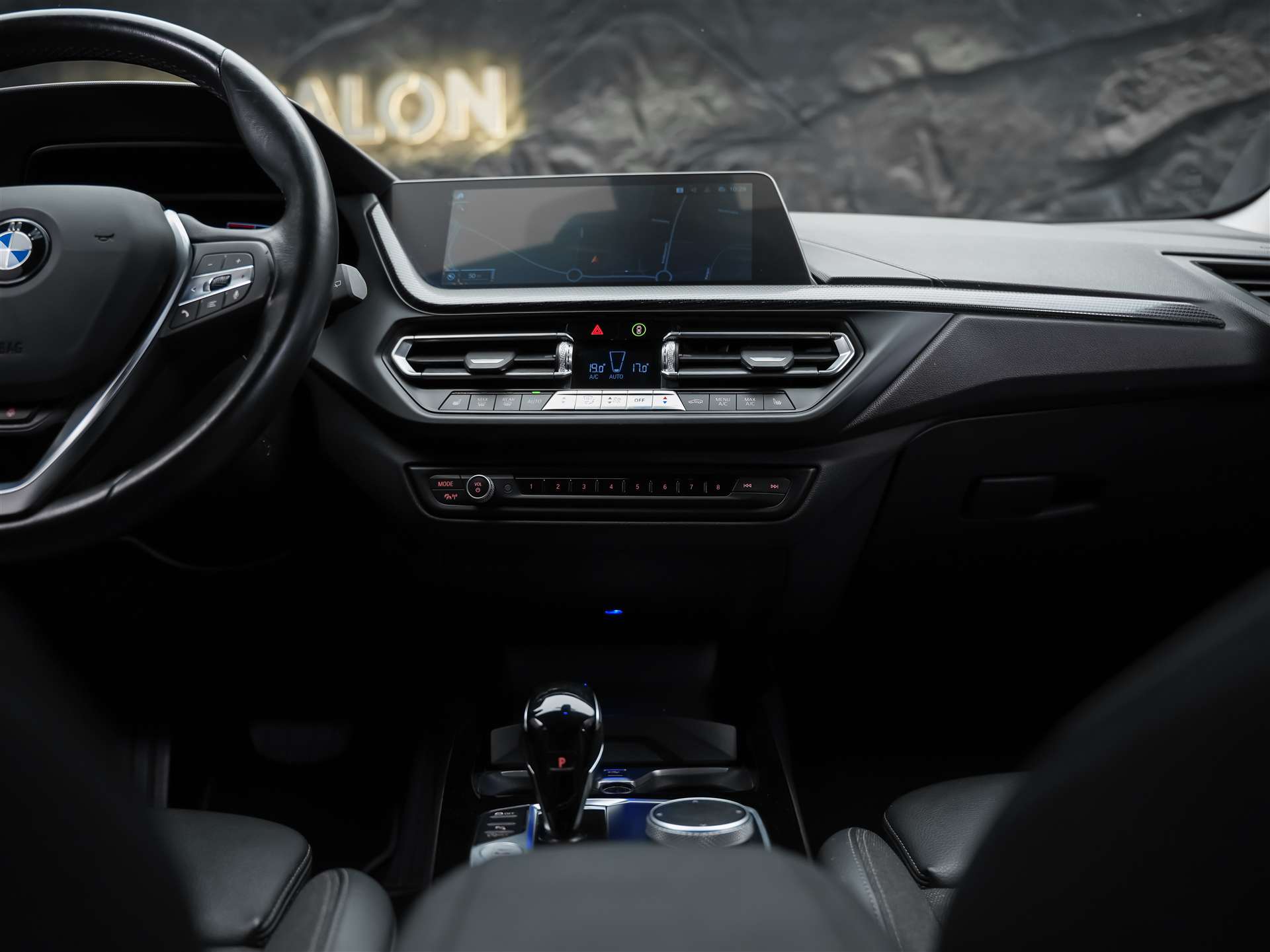 BMW 118i Sport Line Steptronic *CH-Auto*Harman/Kardon*Lenkradheizung*ACC*-image-18