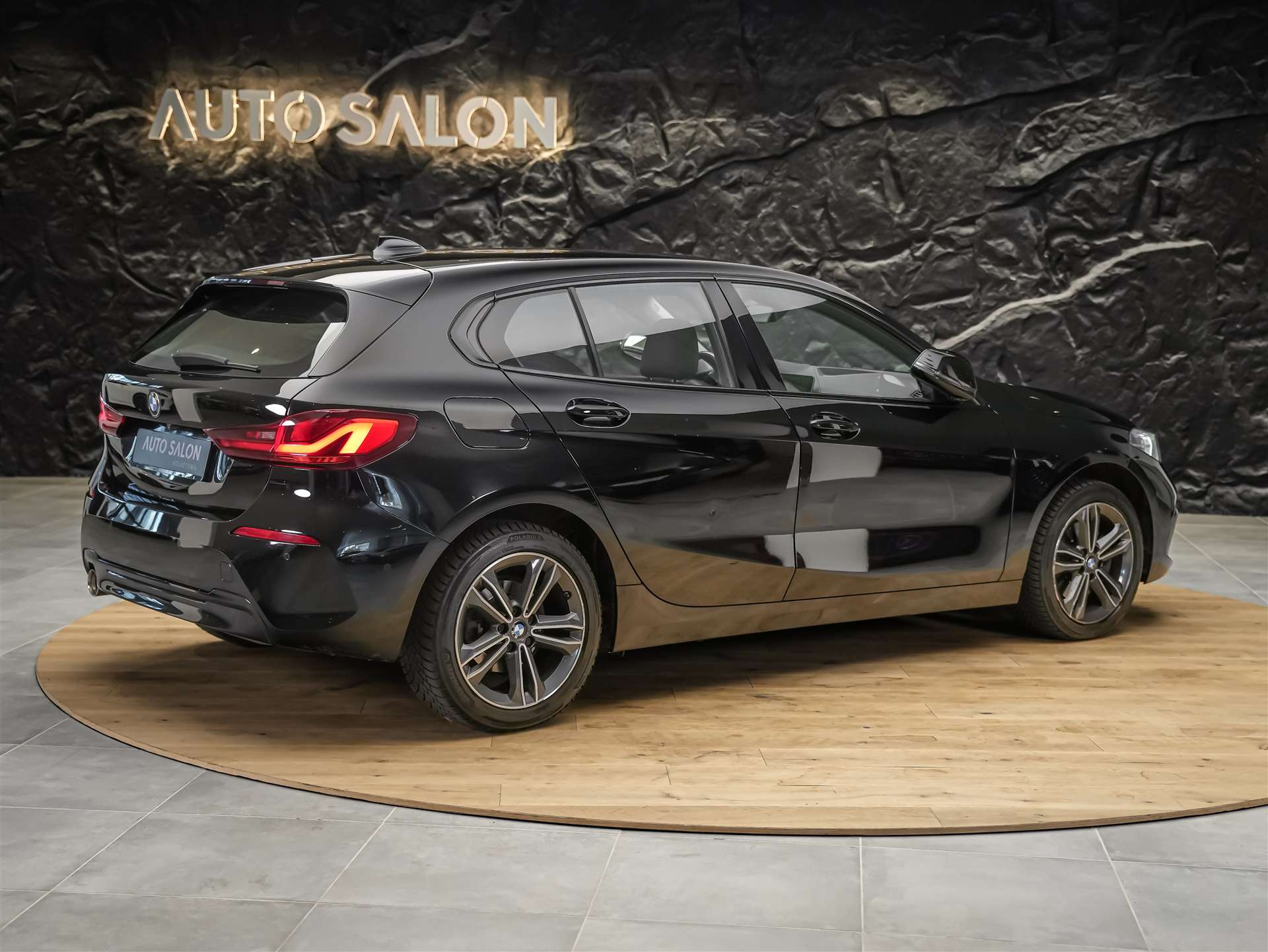 BMW 118i Sport Line Steptronic *CH-Auto*Harman/Kardon*Lenkradheizung*ACC*-image-5