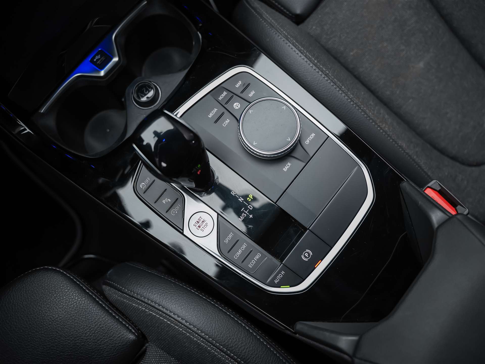 BMW 118i Sport Line Steptronic *CH-Auto*Harman/Kardon*Lenkradheizung*ACC*-image-21