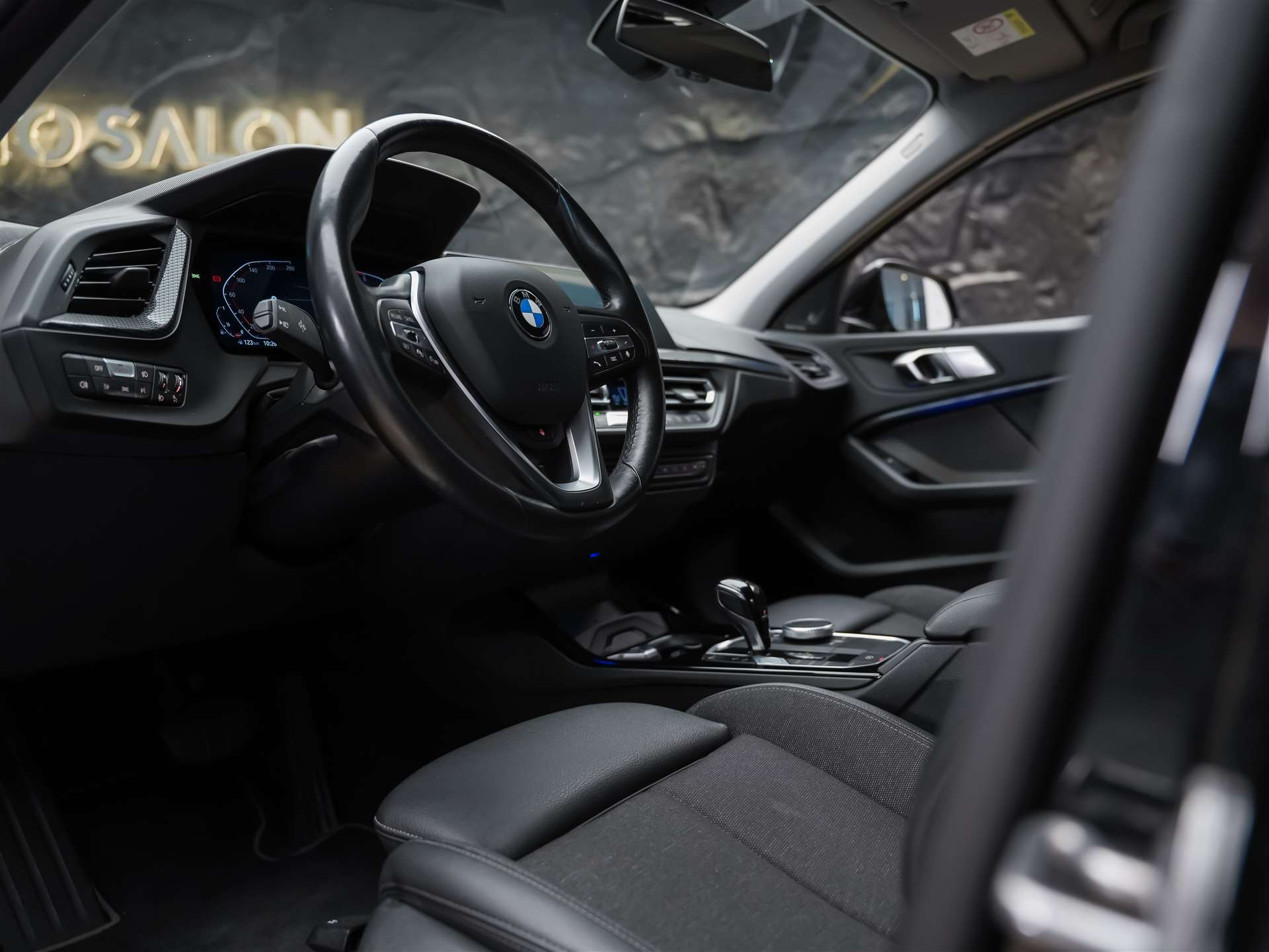BMW 118i Sport Line Steptronic *CH-Auto*Harman/Kardon*Lenkradheizung*ACC*-image-8