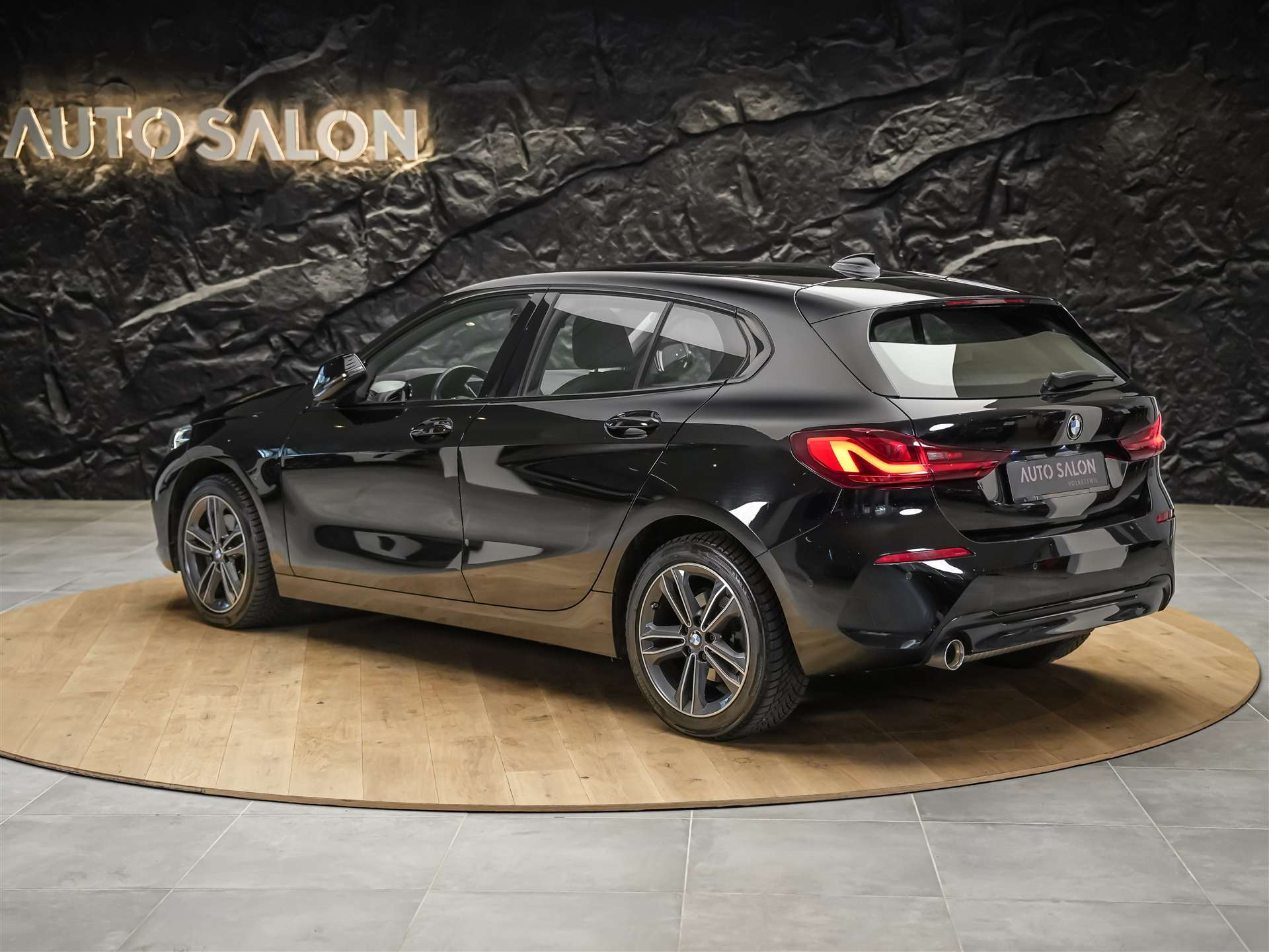 BMW 118i Sport Line Steptronic *CH-Auto*Harman/Kardon*Lenkradheizung*ACC*-showroom-element-2