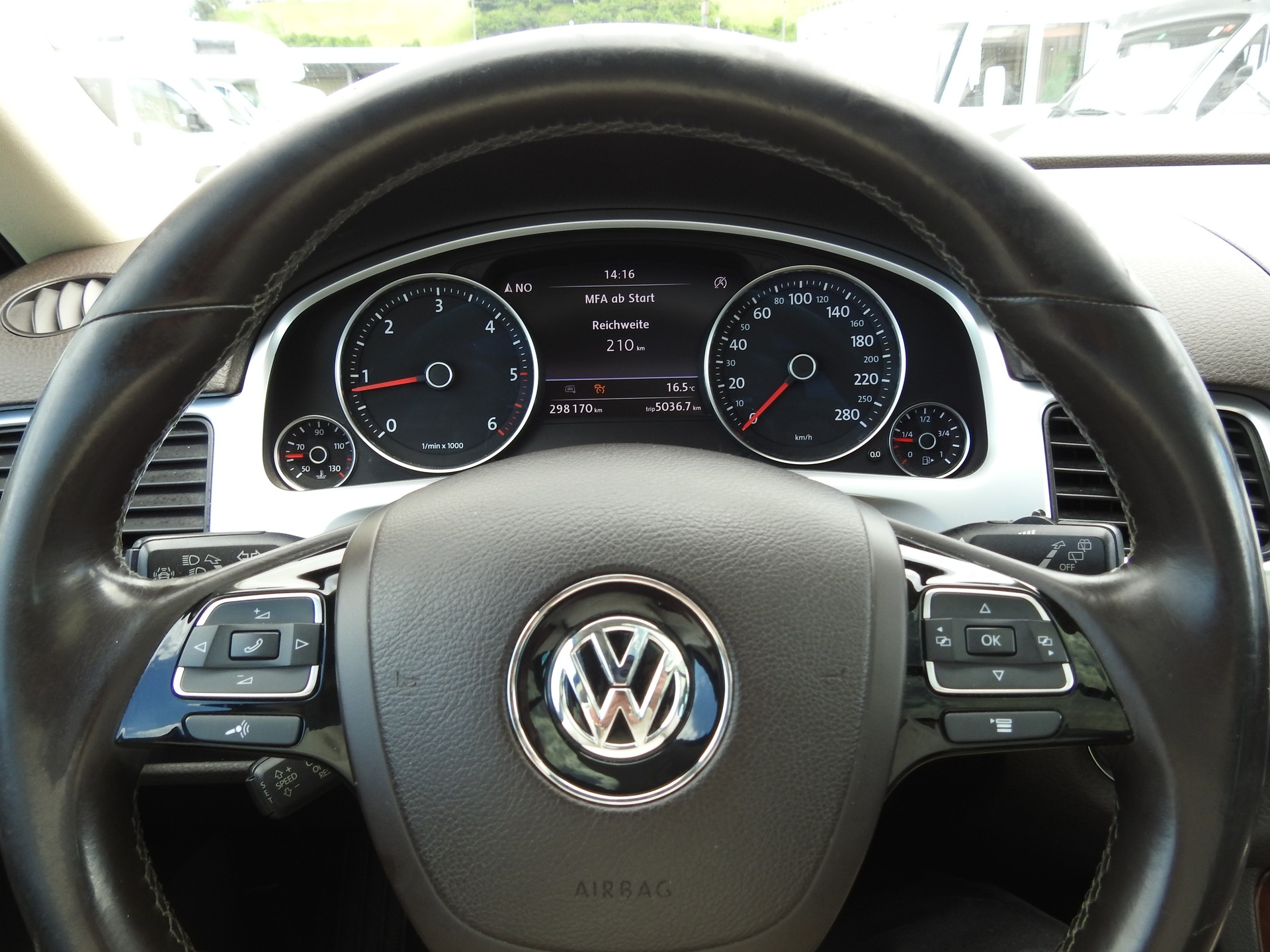 VW Touareg 3.0 TDI BlueMotion Technology Tiptronic-image-30