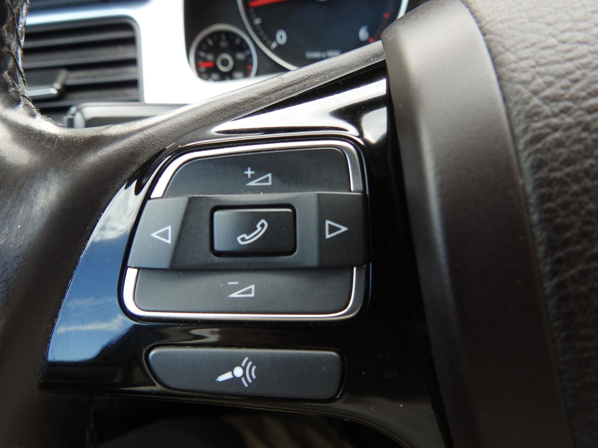 VW Touareg 3.0 TDI BlueMotion Technology Tiptronic-image-29