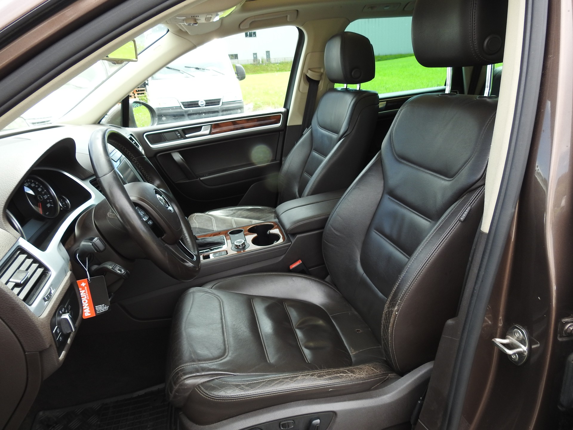 VW Touareg 3.0 TDI BlueMotion Technology Tiptronic-image-12