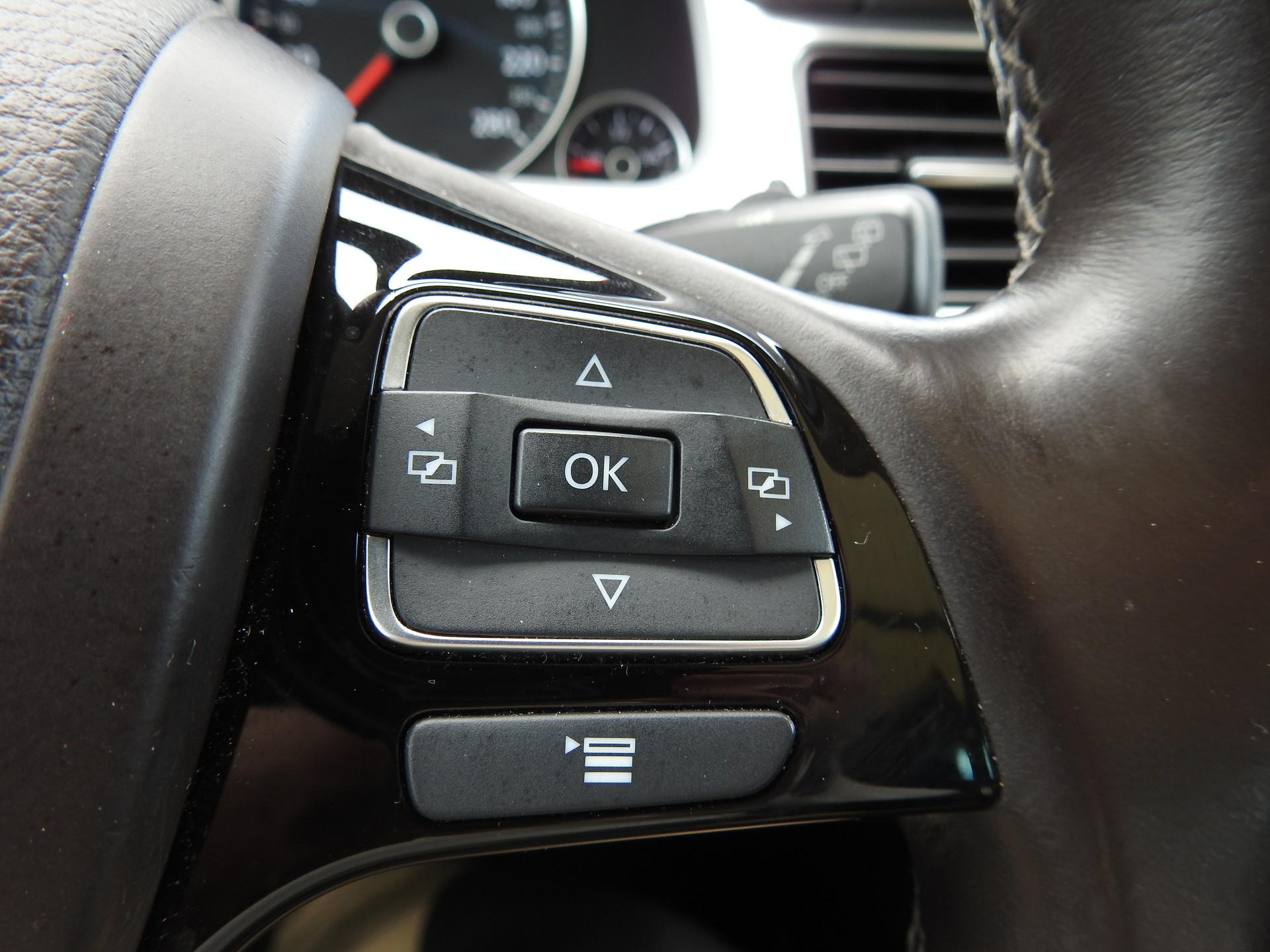 VW Touareg 3.0 TDI BlueMotion Technology Tiptronic-image-21