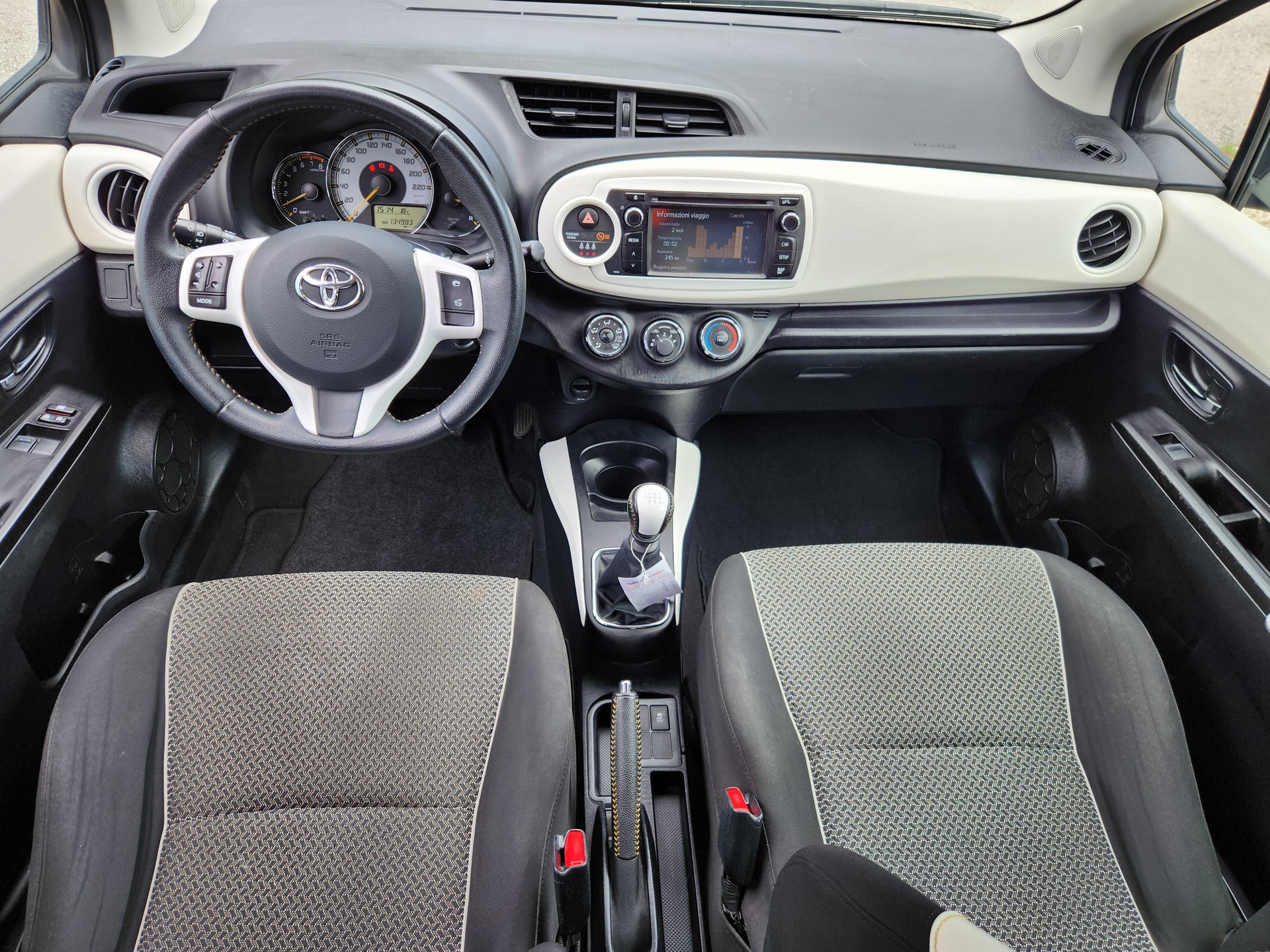 TOYOTA Yaris 1.33 Style-image-8