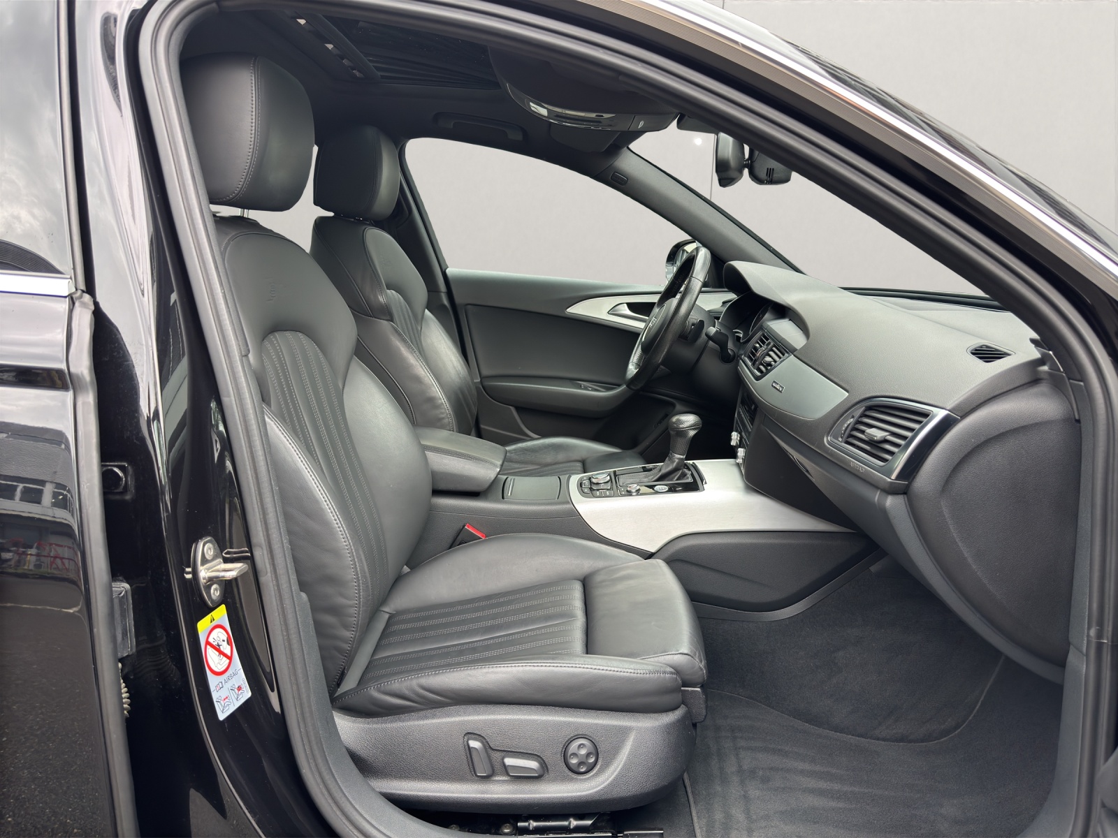 AUDI A6 Limousine 3.0 TDI V6 S-Line quattro S-tronic-image-12