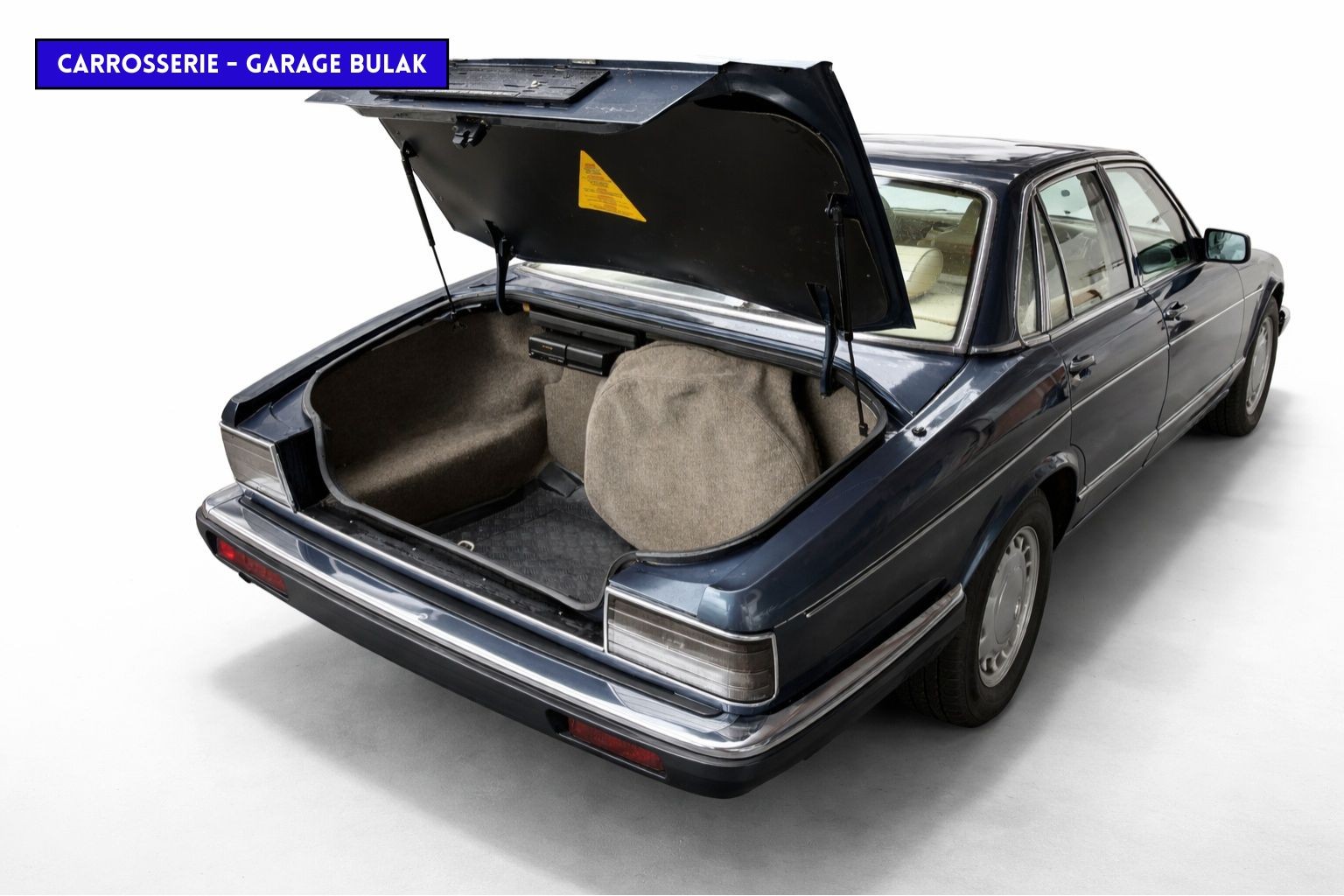 DAIMLER 4.0 Six-image-8