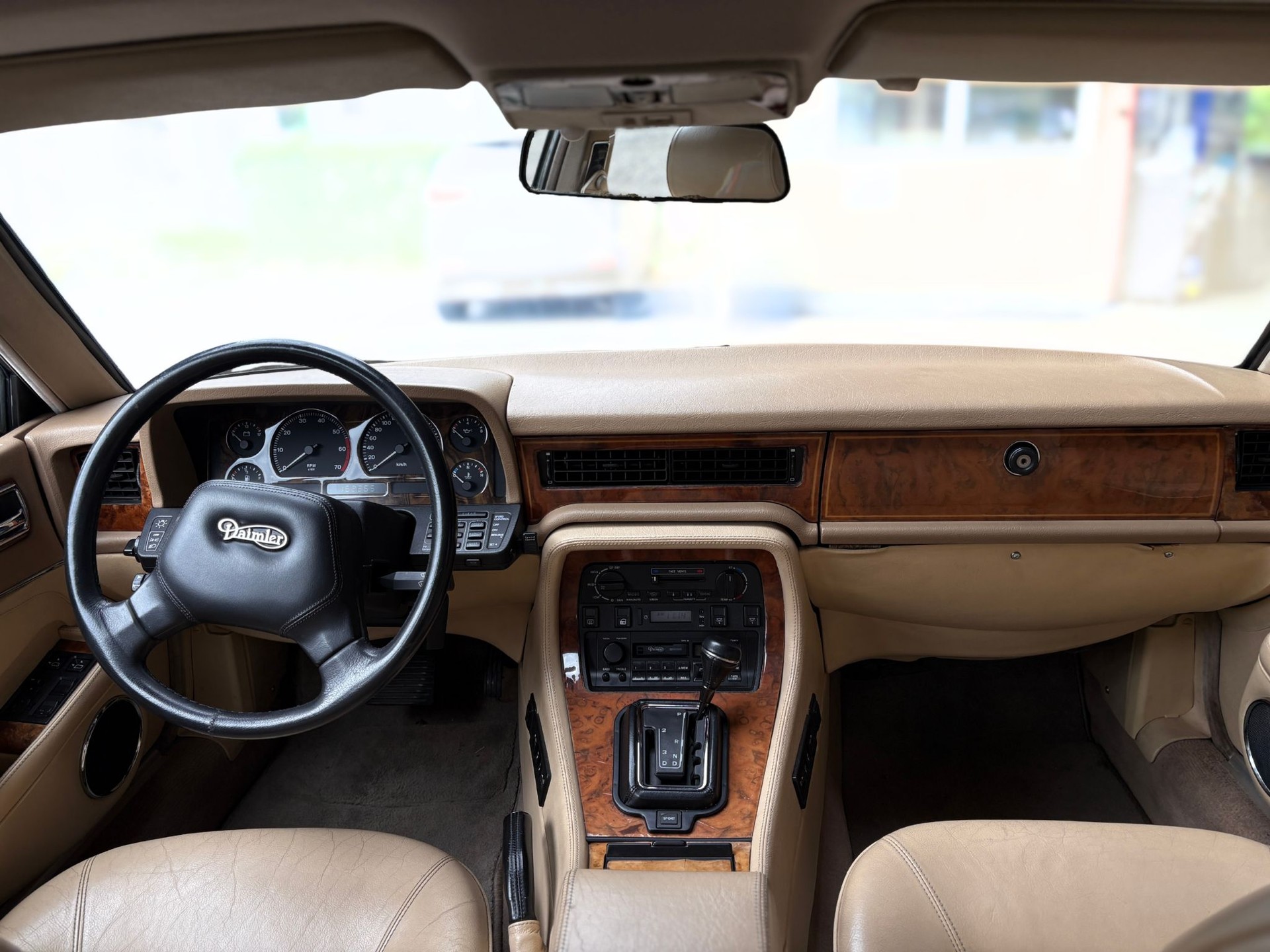 DAIMLER 4.0 Six-image-10