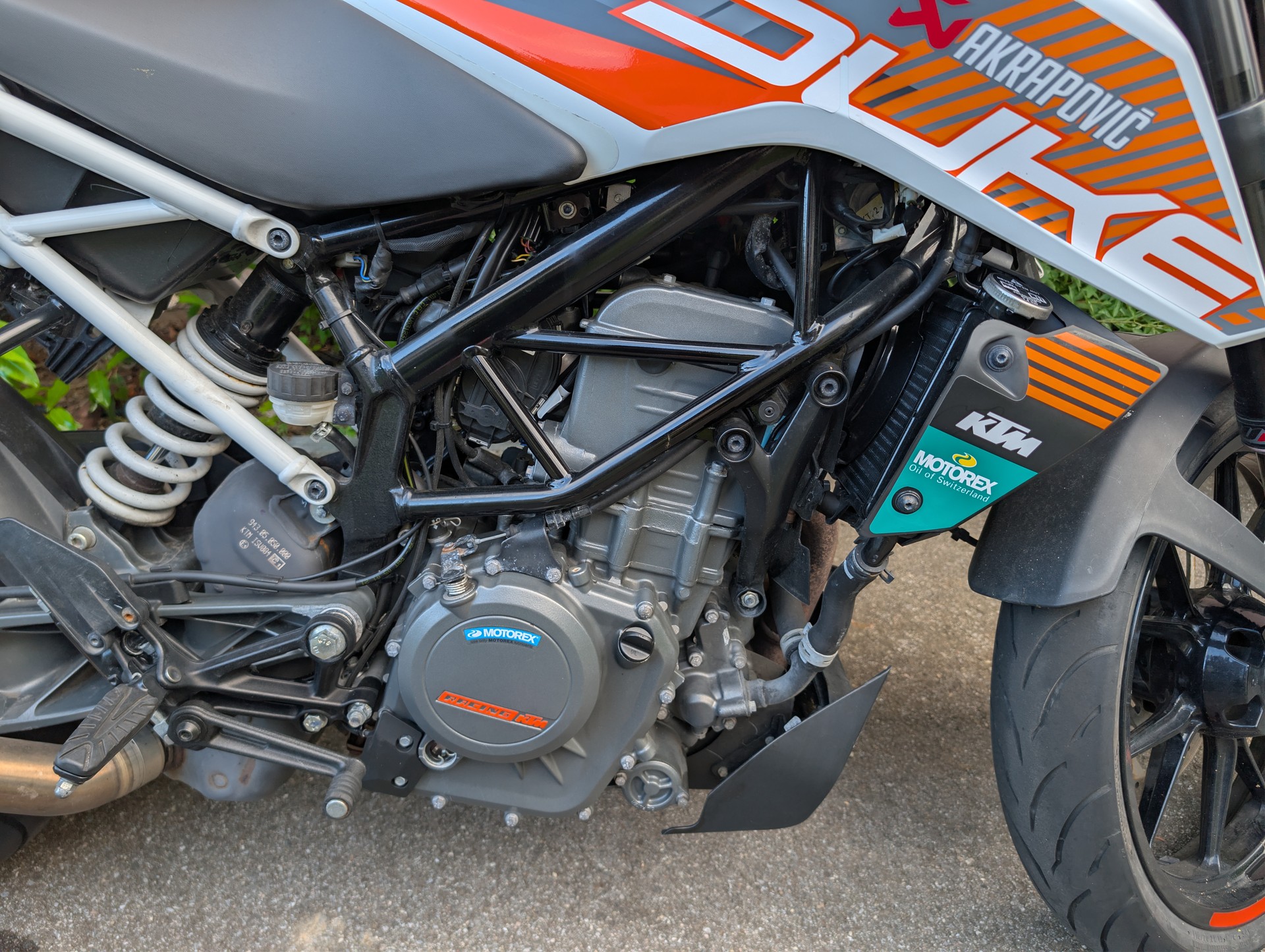 KTM 390 Duke-image-4