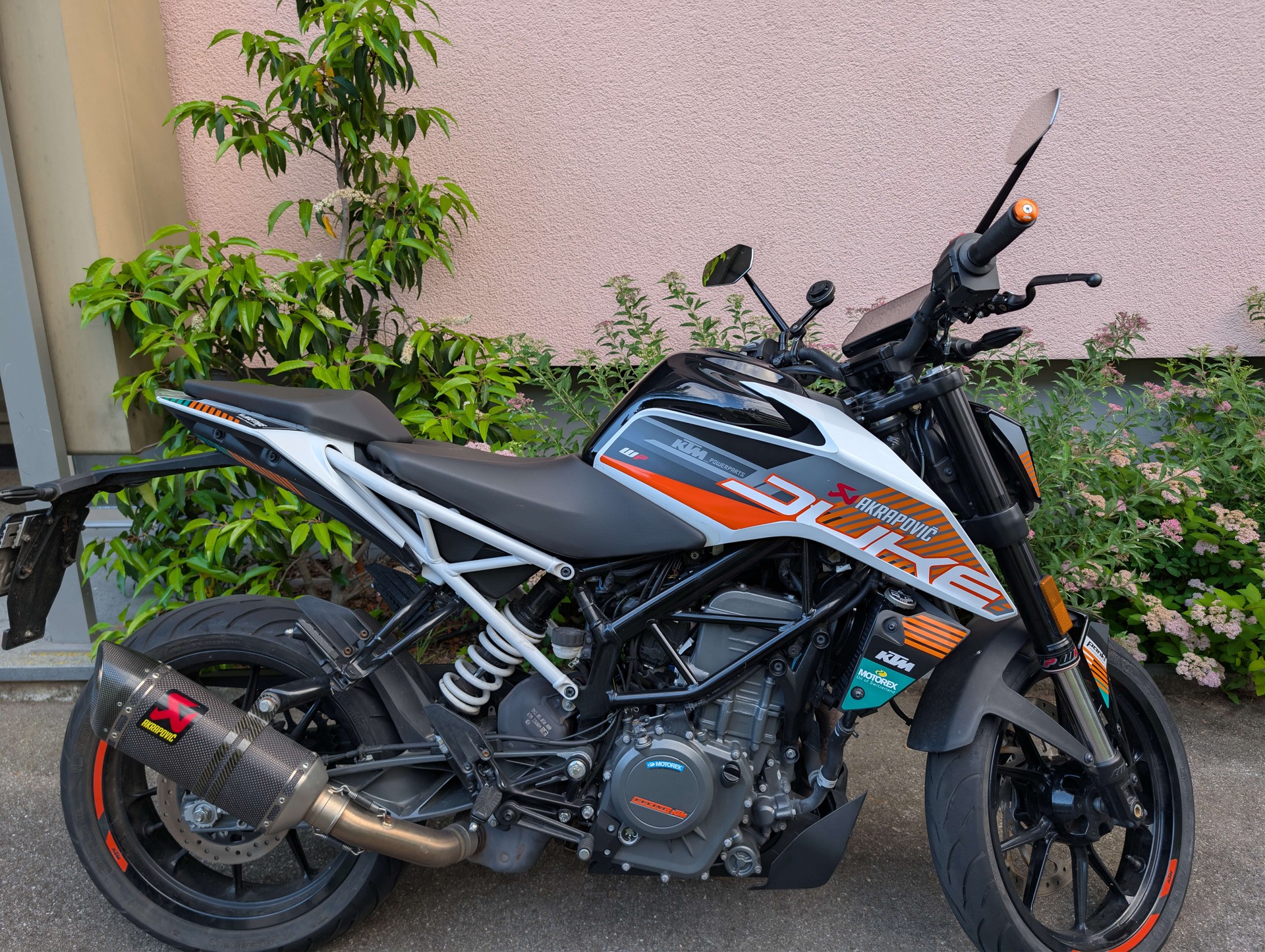 KTM 390 Duke-image-0