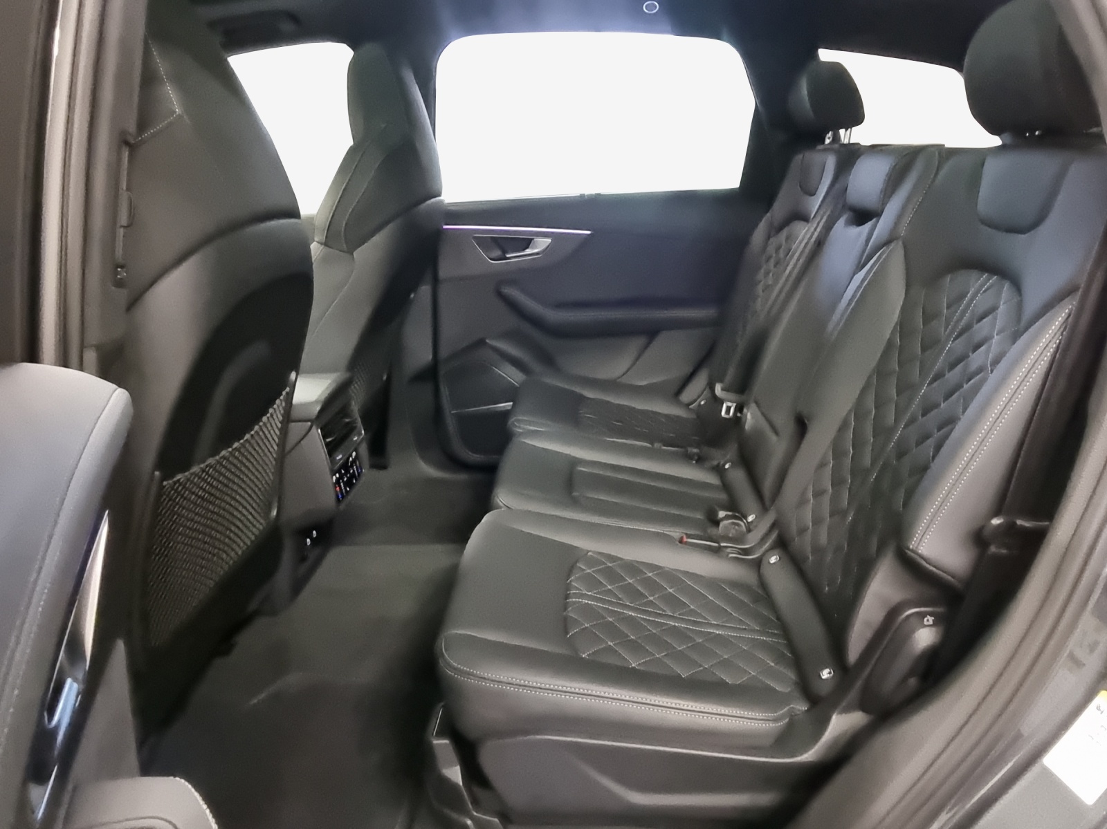 AUDI Q7 50 TDI quattro S Line tiptronic-image-11