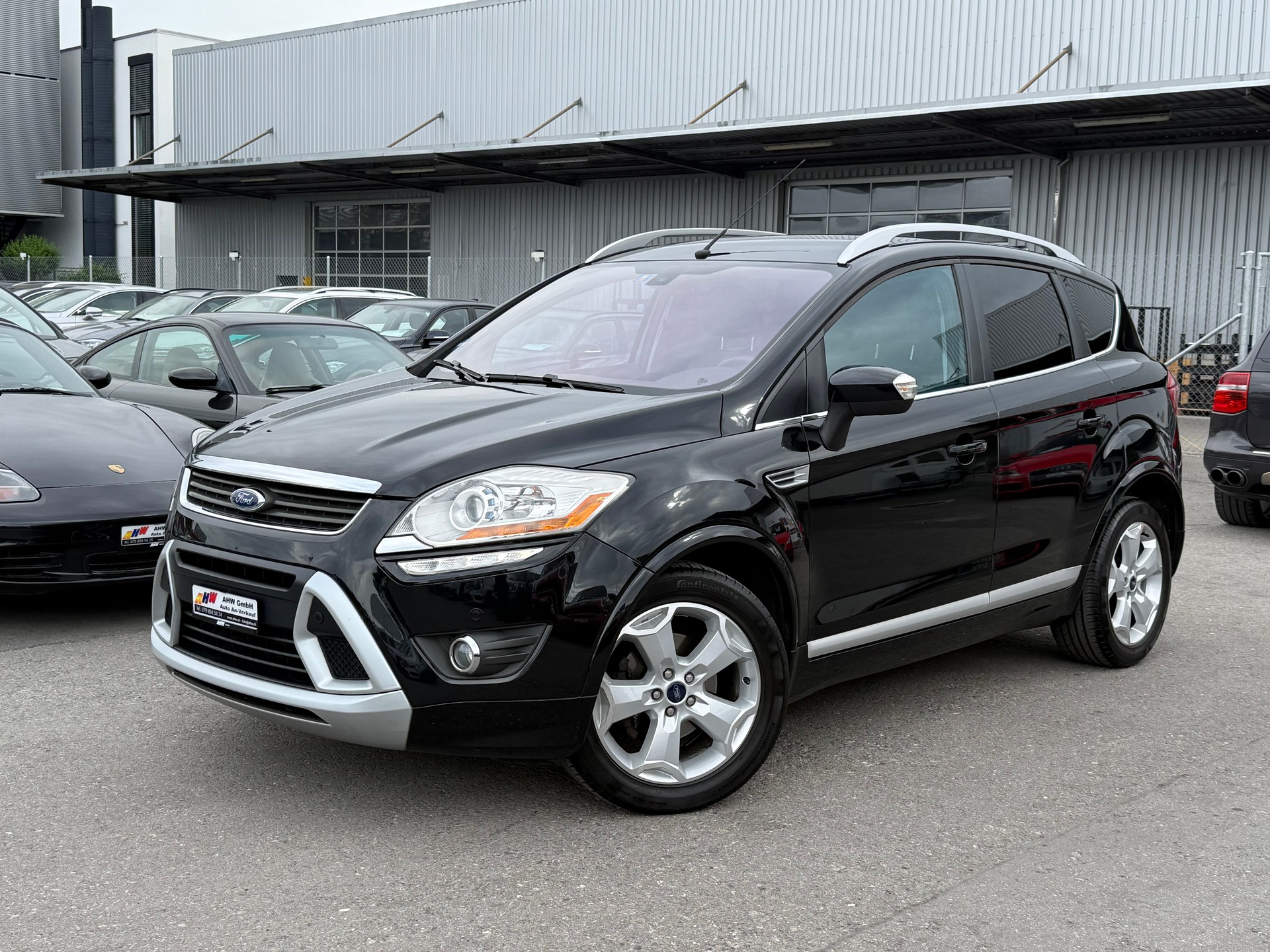 FORD Kuga 2.5 Turbo Titanium 4WD Automatic / Frisch ab MFK / Sportpaket / Navi / Rückfahrkamera / 8-fach Alu