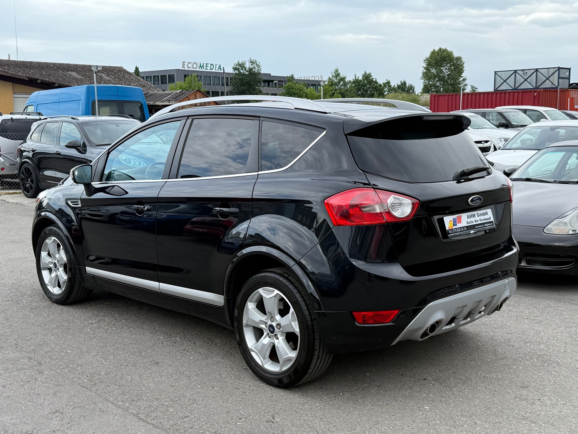FORD Kuga 2.5 Turbo Titanium 4WD Automatic / Frisch ab MFK / Sportpaket / Navi / Rückfahrkamera / 8-fach Alu-image-5